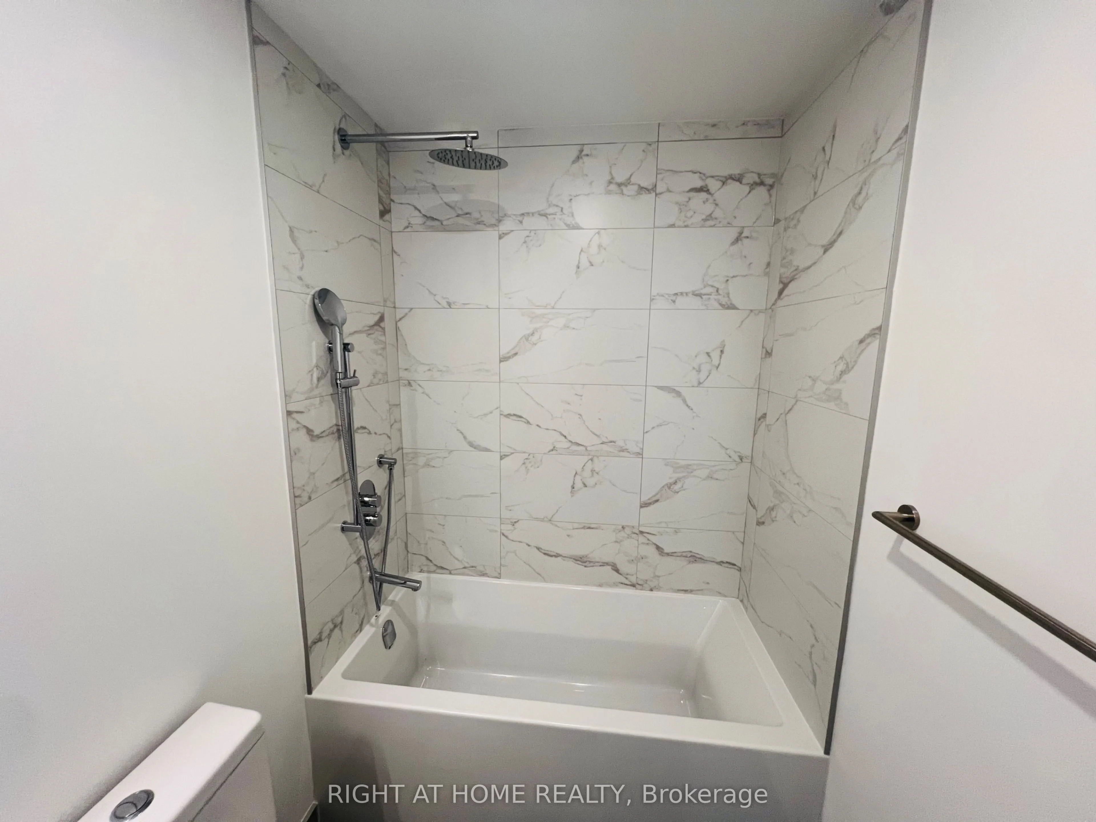 200 Keewatin Avenue, #101