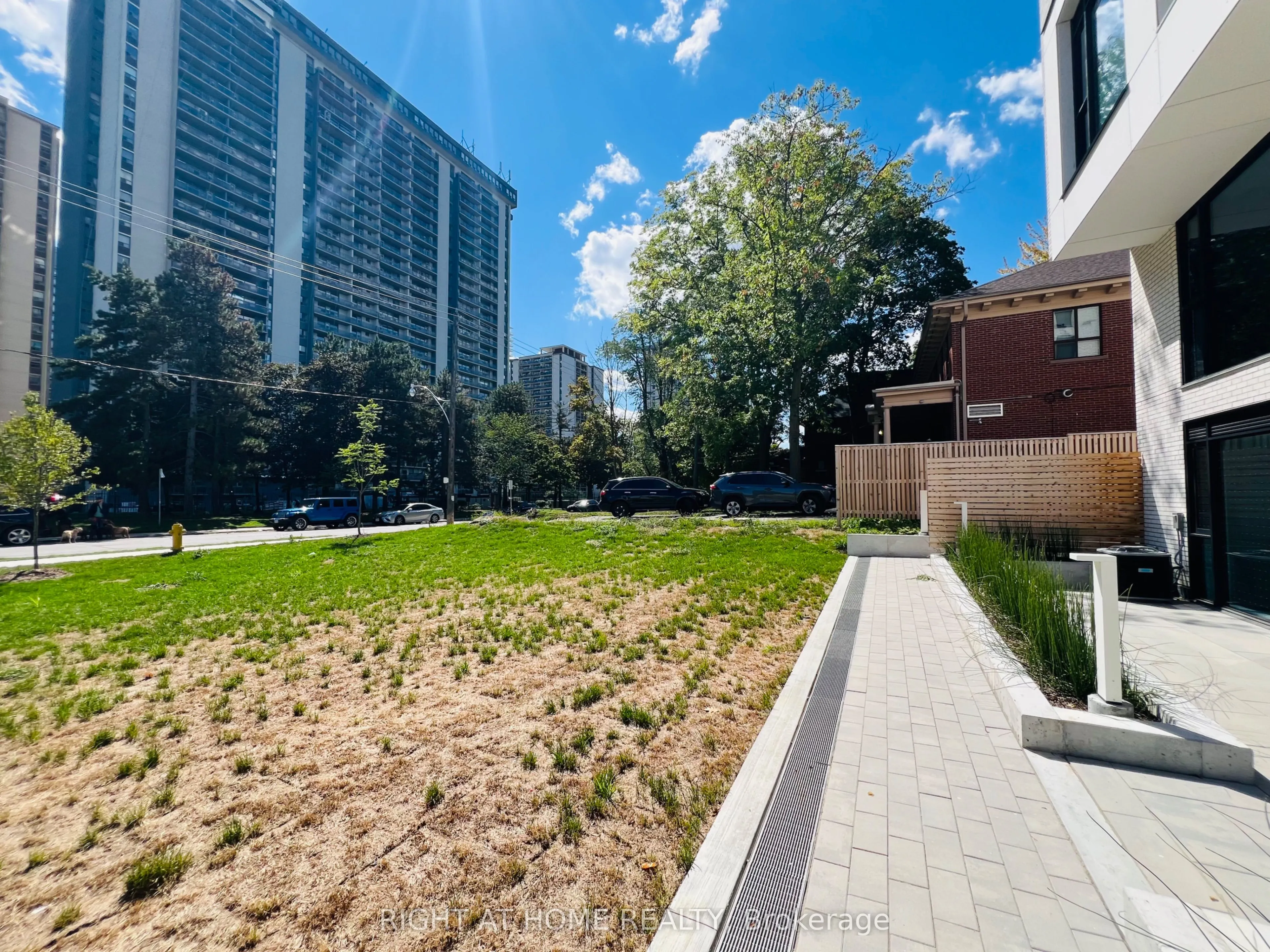 200 Keewatin Avenue, #101
