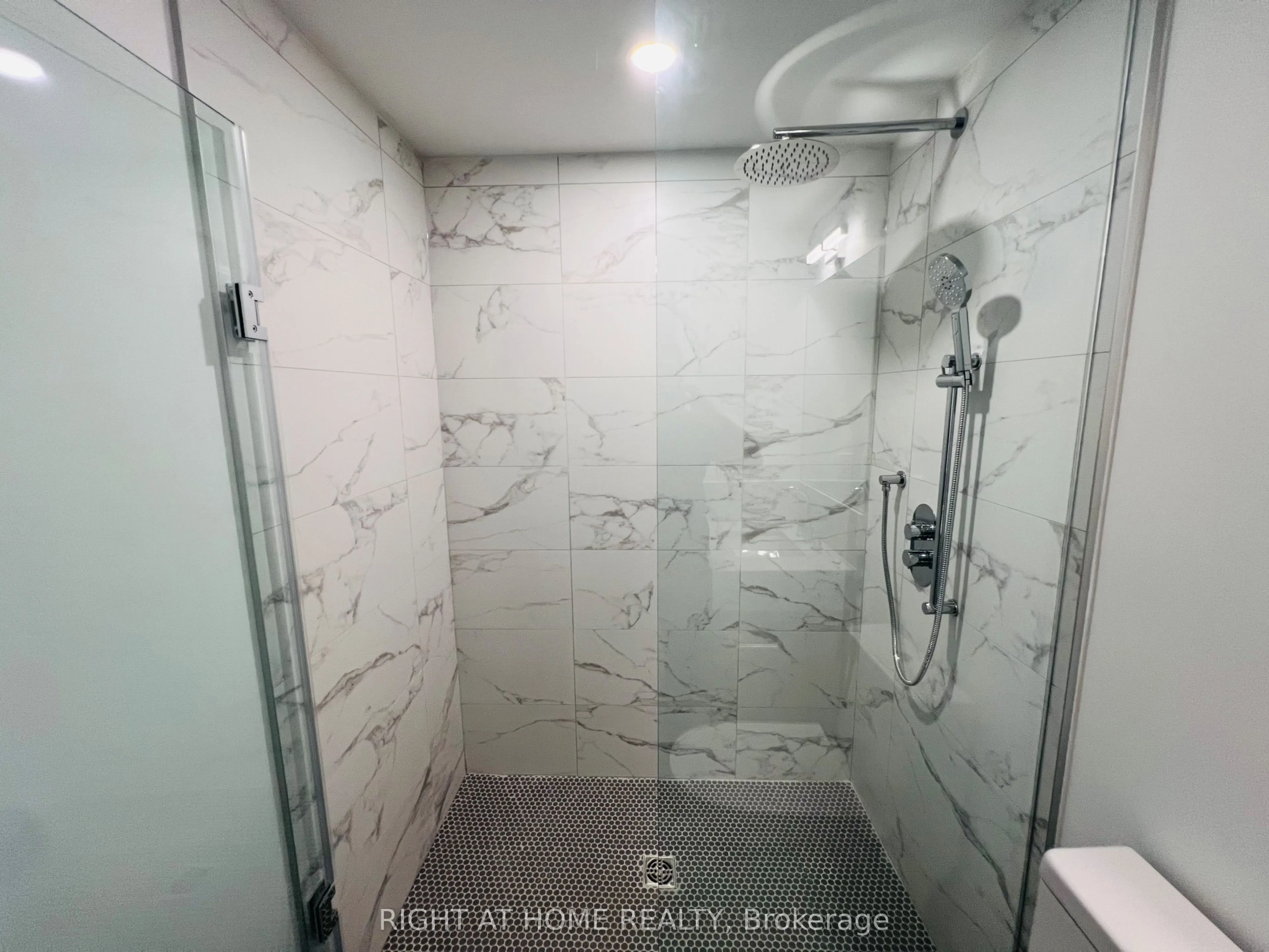 200 Keewatin Avenue, #101