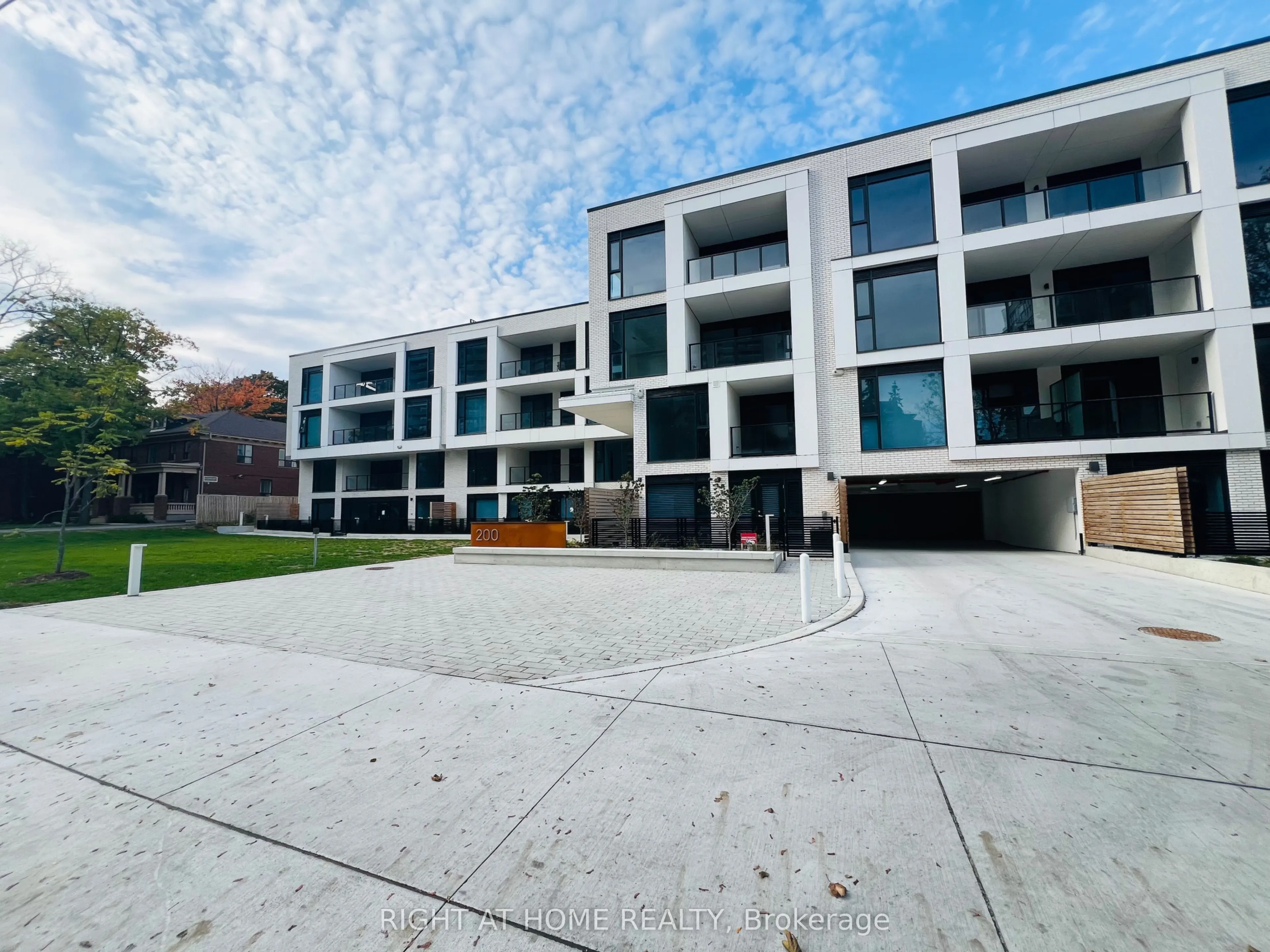 200 Keewatin Avenue, #101