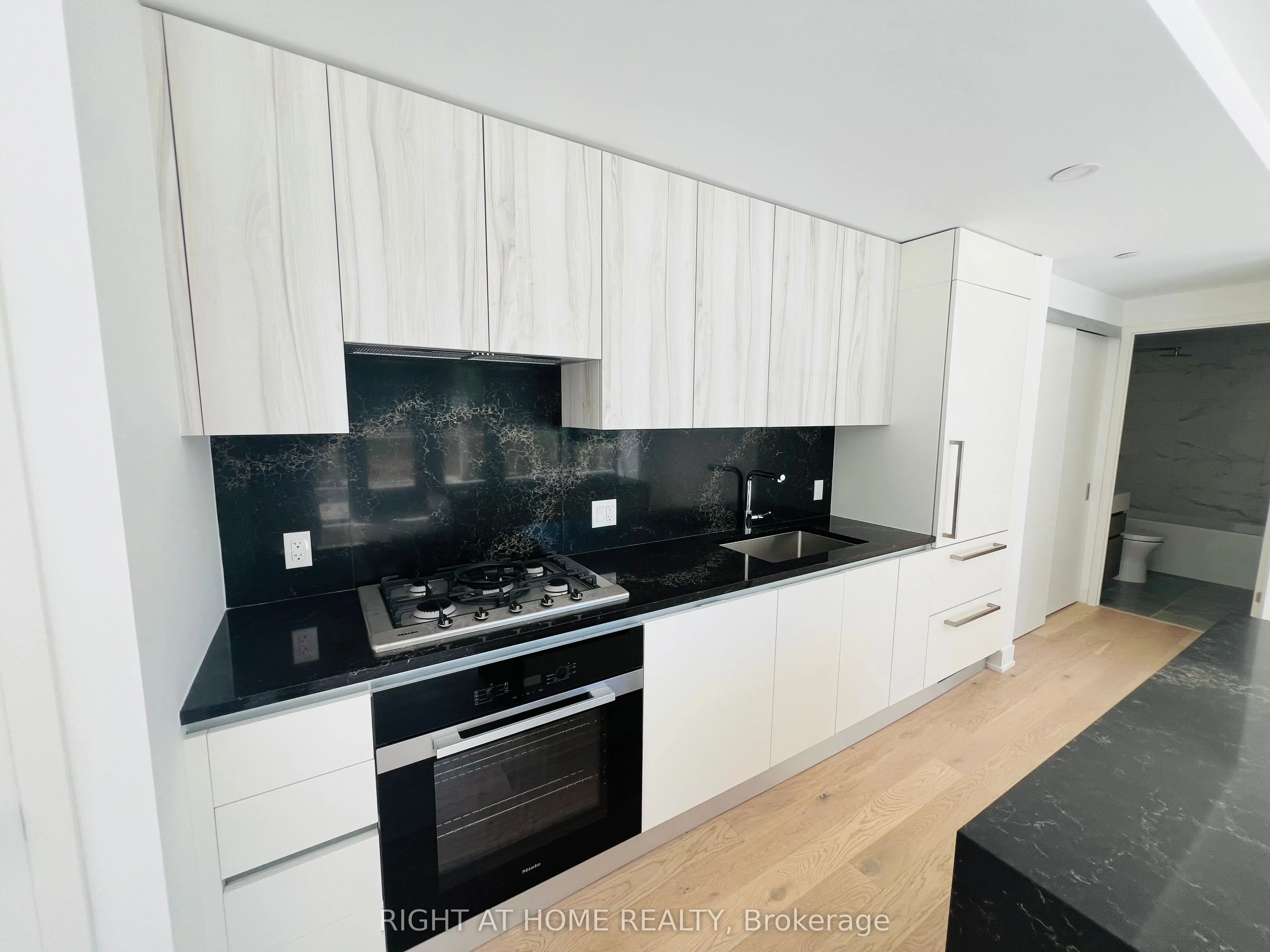 200 Keewatin Avenue, #101