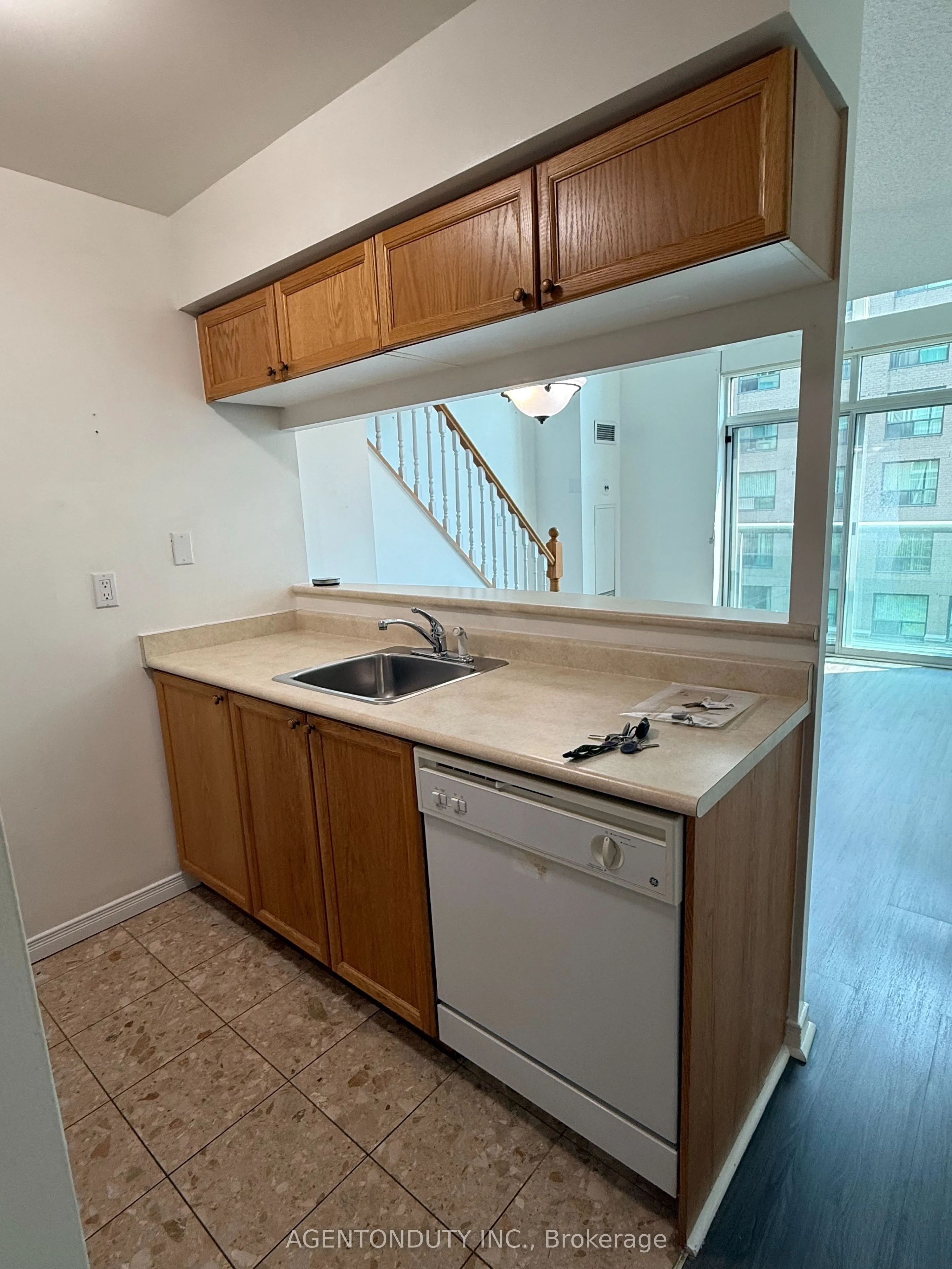 109 Front Street E, #529