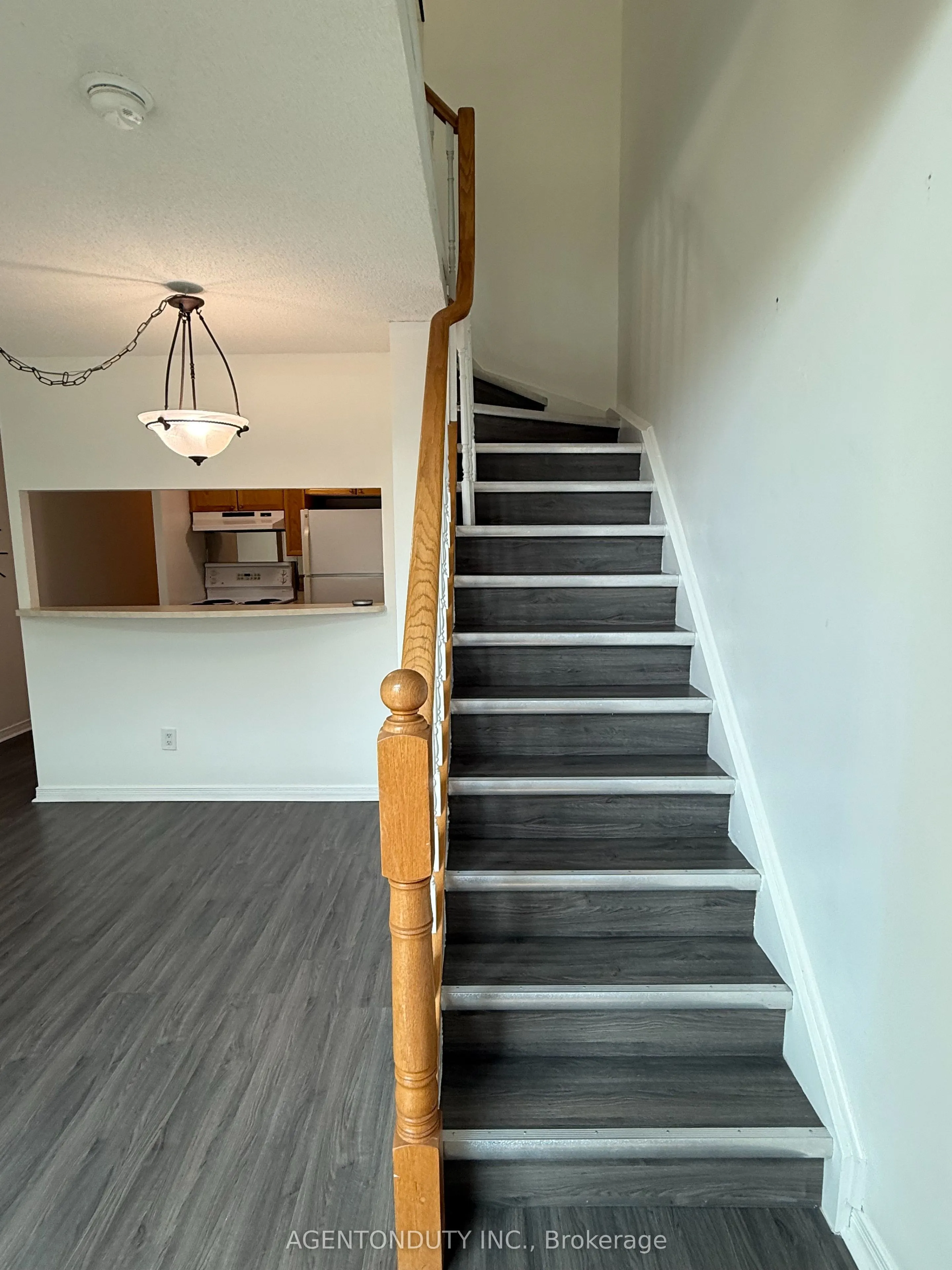109 Front Street E, #529