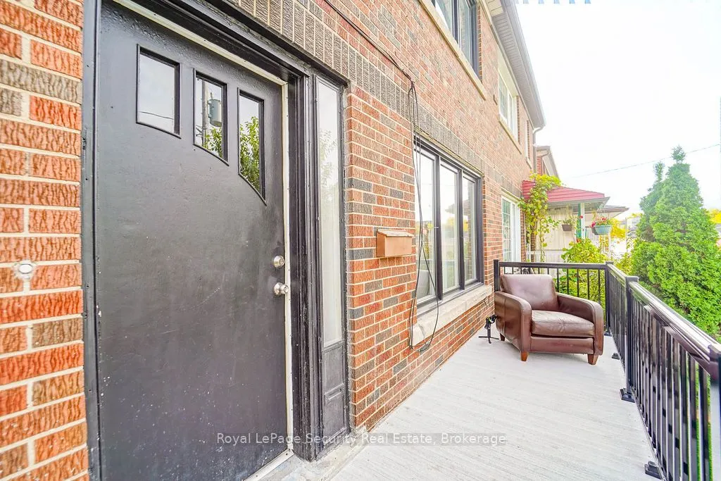 2169 Dufferin Street