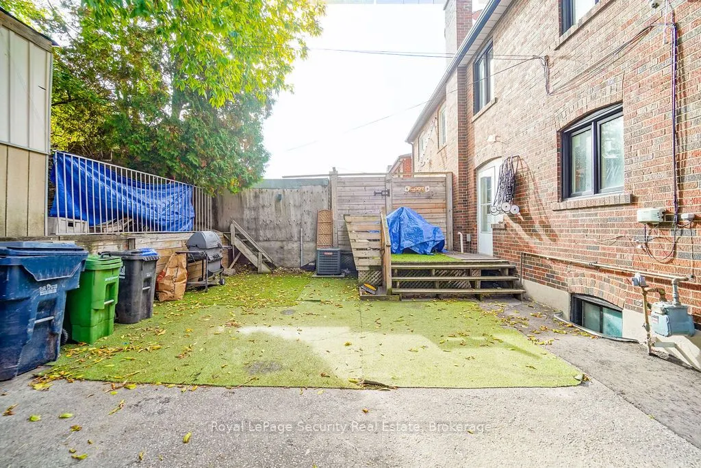 2169 Dufferin Street