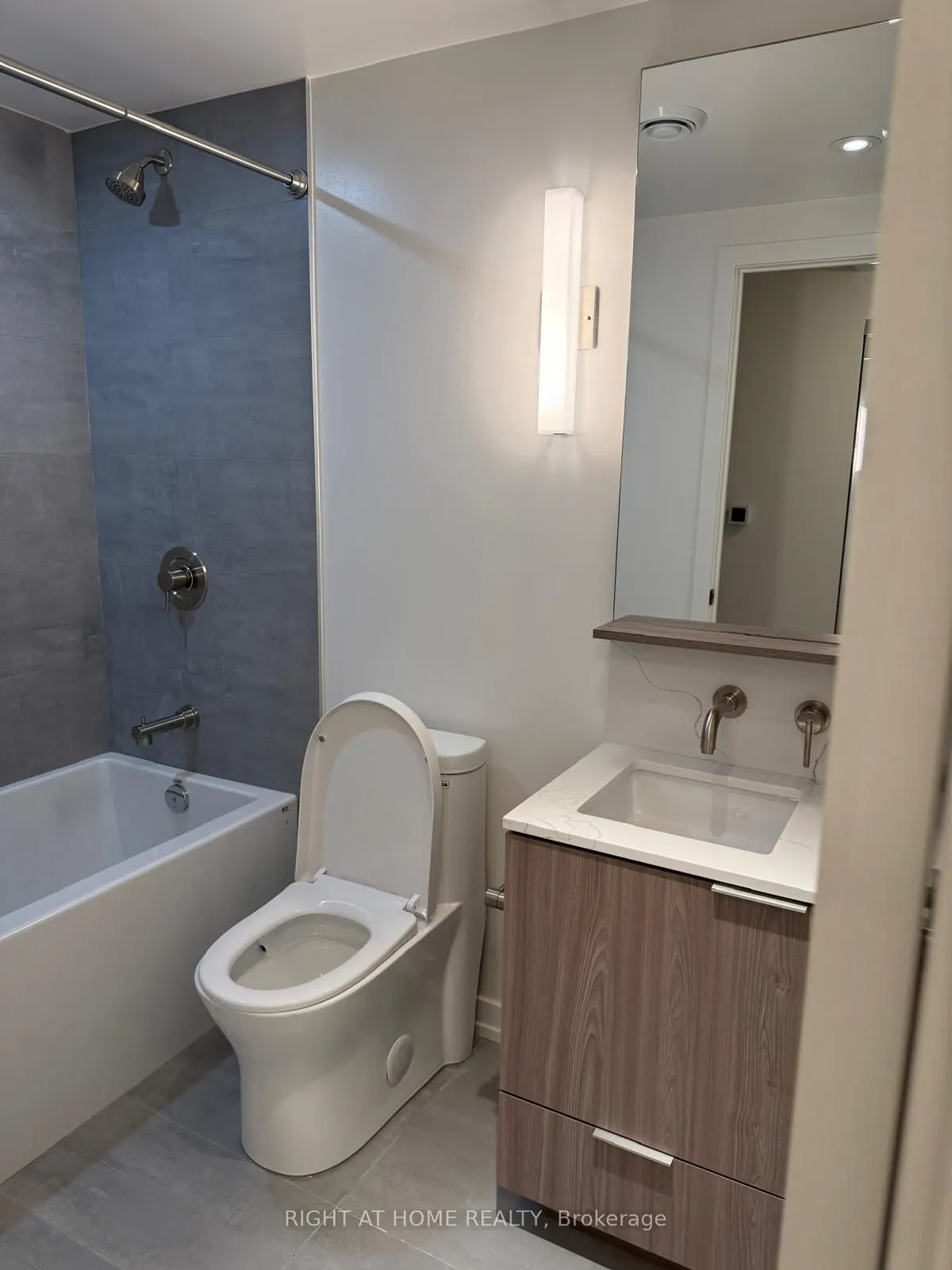 110 Broadway Avenue, #513S