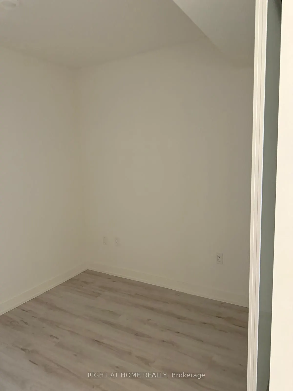 110 Broadway Avenue, #513S