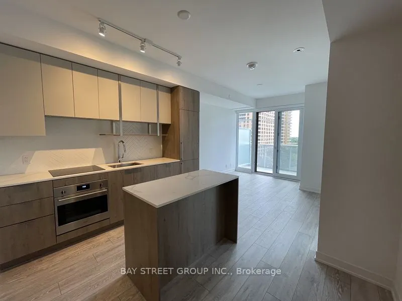 15 Holmes Avenue, #701