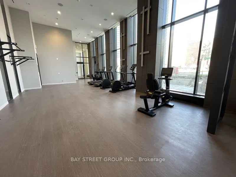15 Holmes Avenue, #701