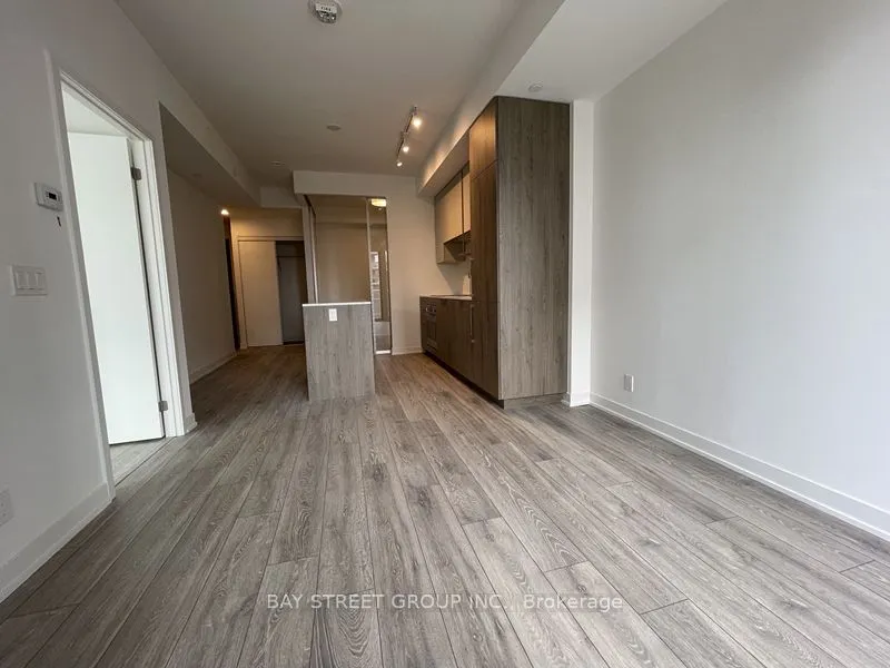 15 Holmes Avenue, #701