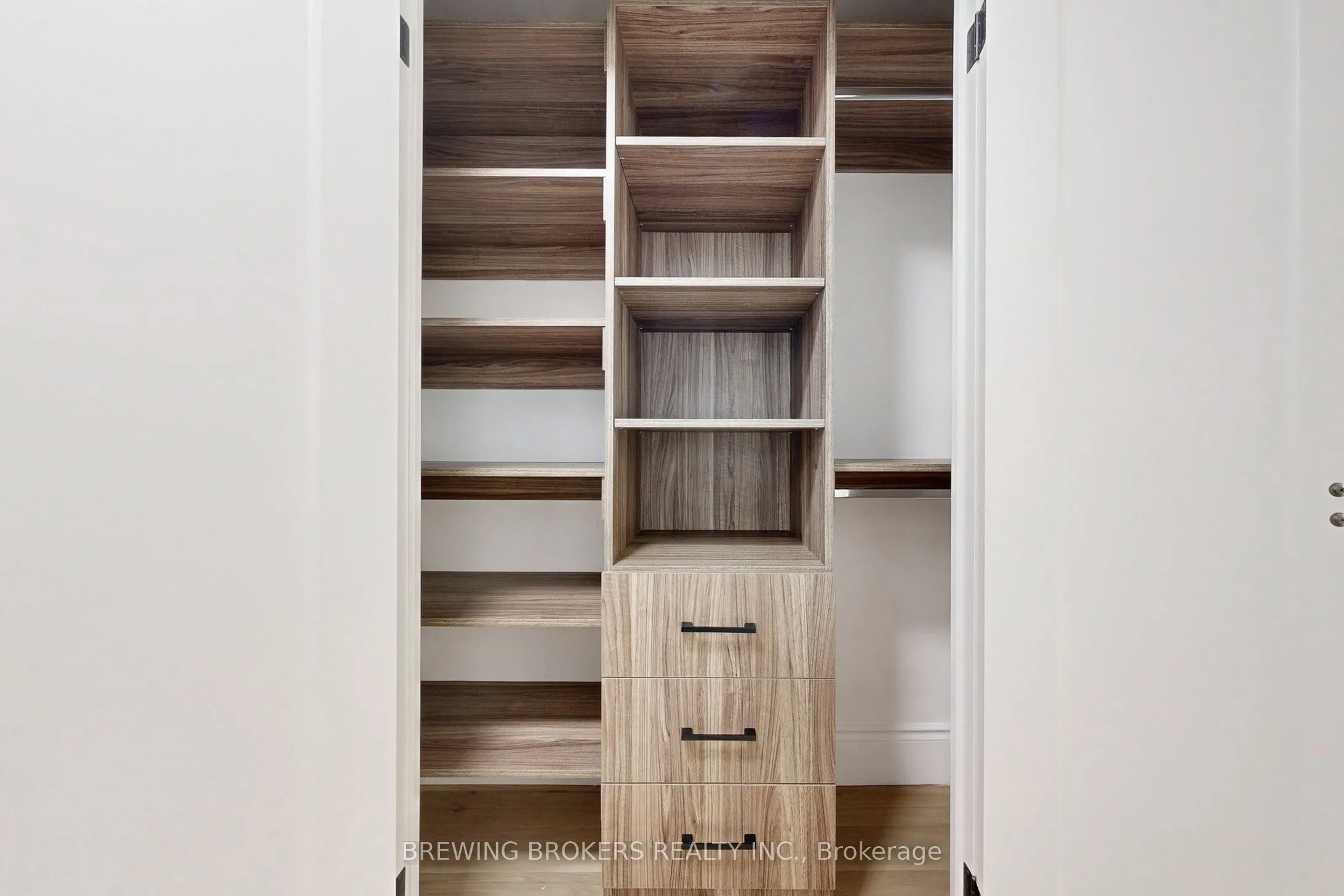 278 Bloor Street E, #1501