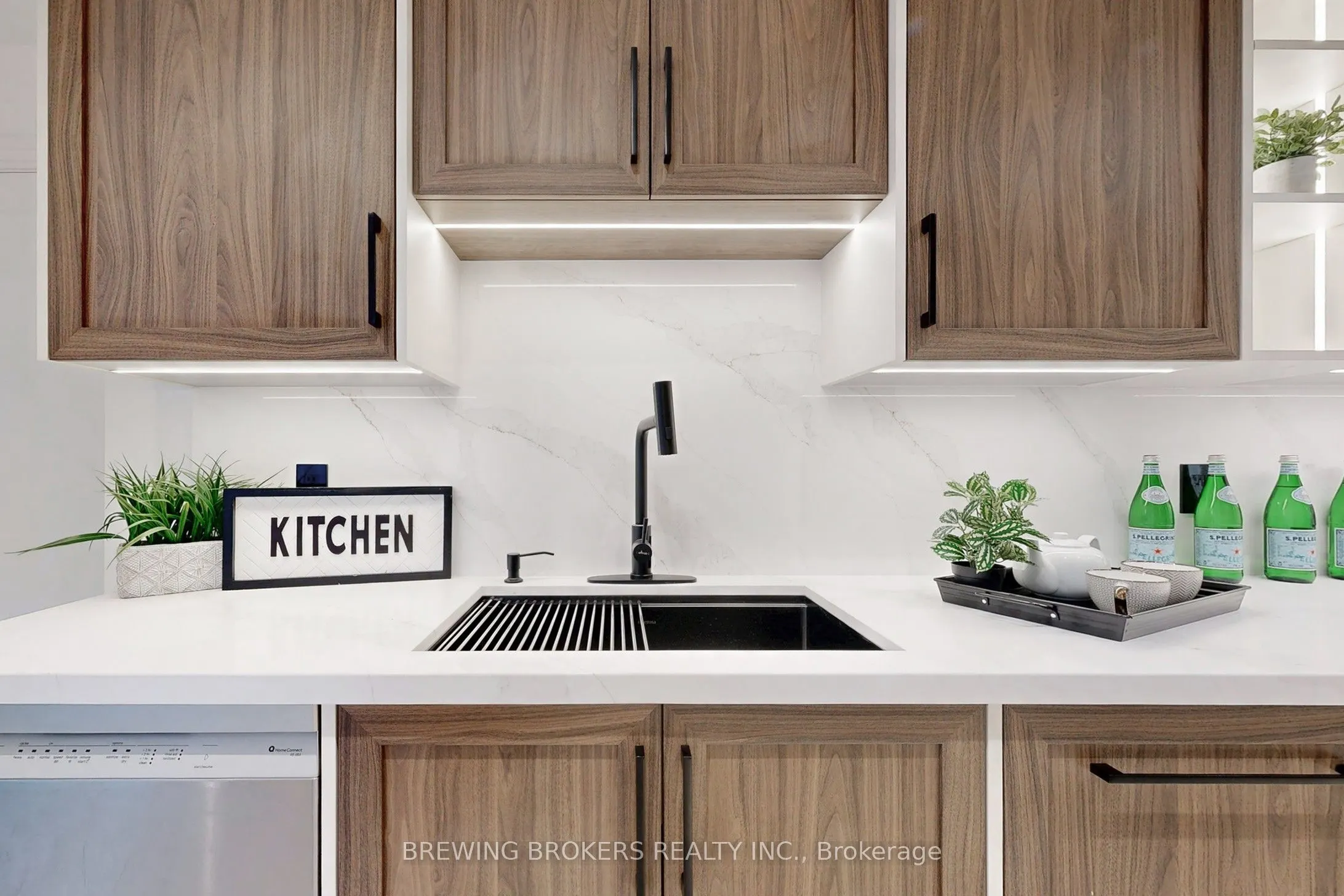 278 Bloor Street E, #1501