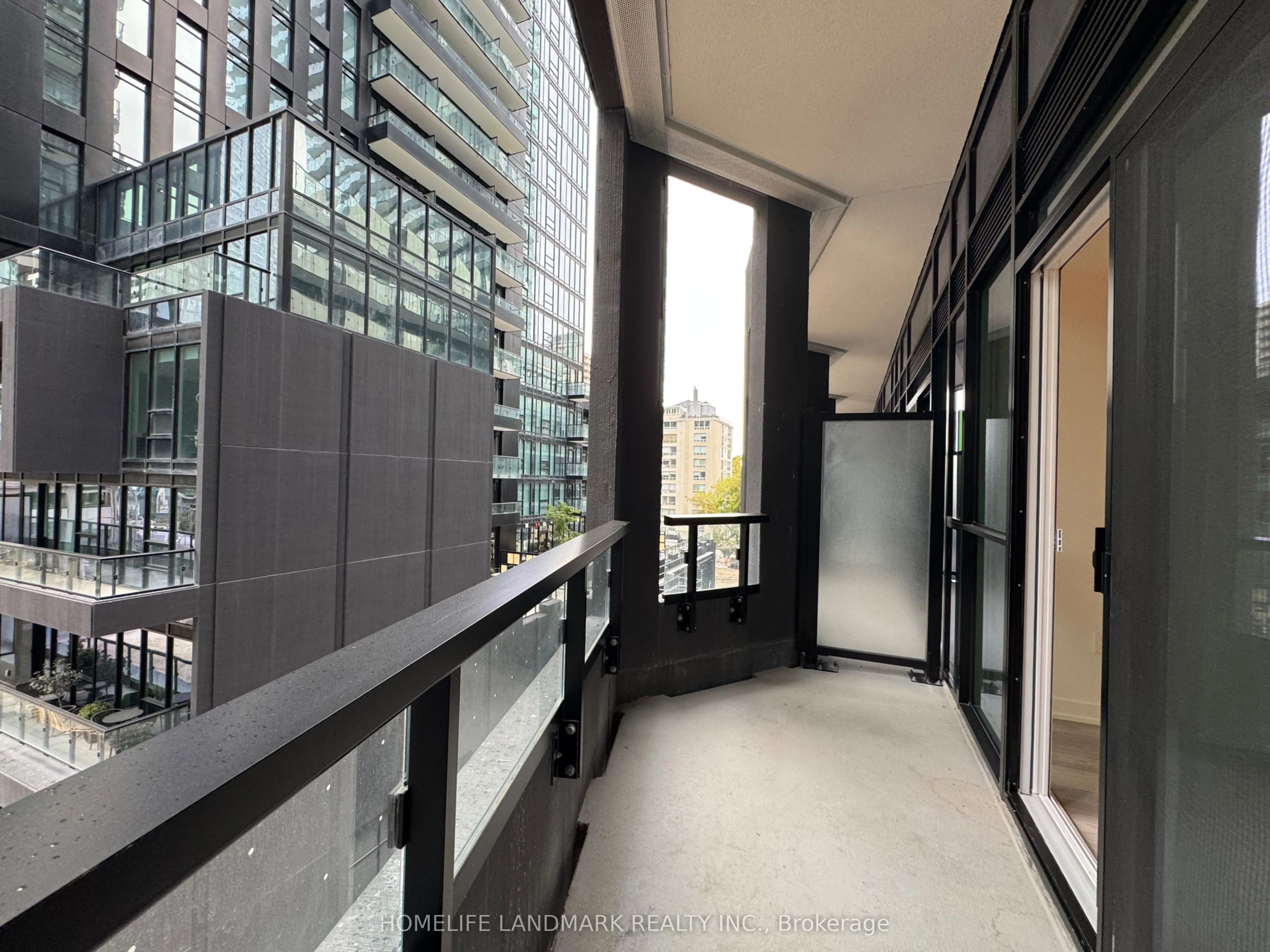 110 BROADWAY Avenue, #404 S