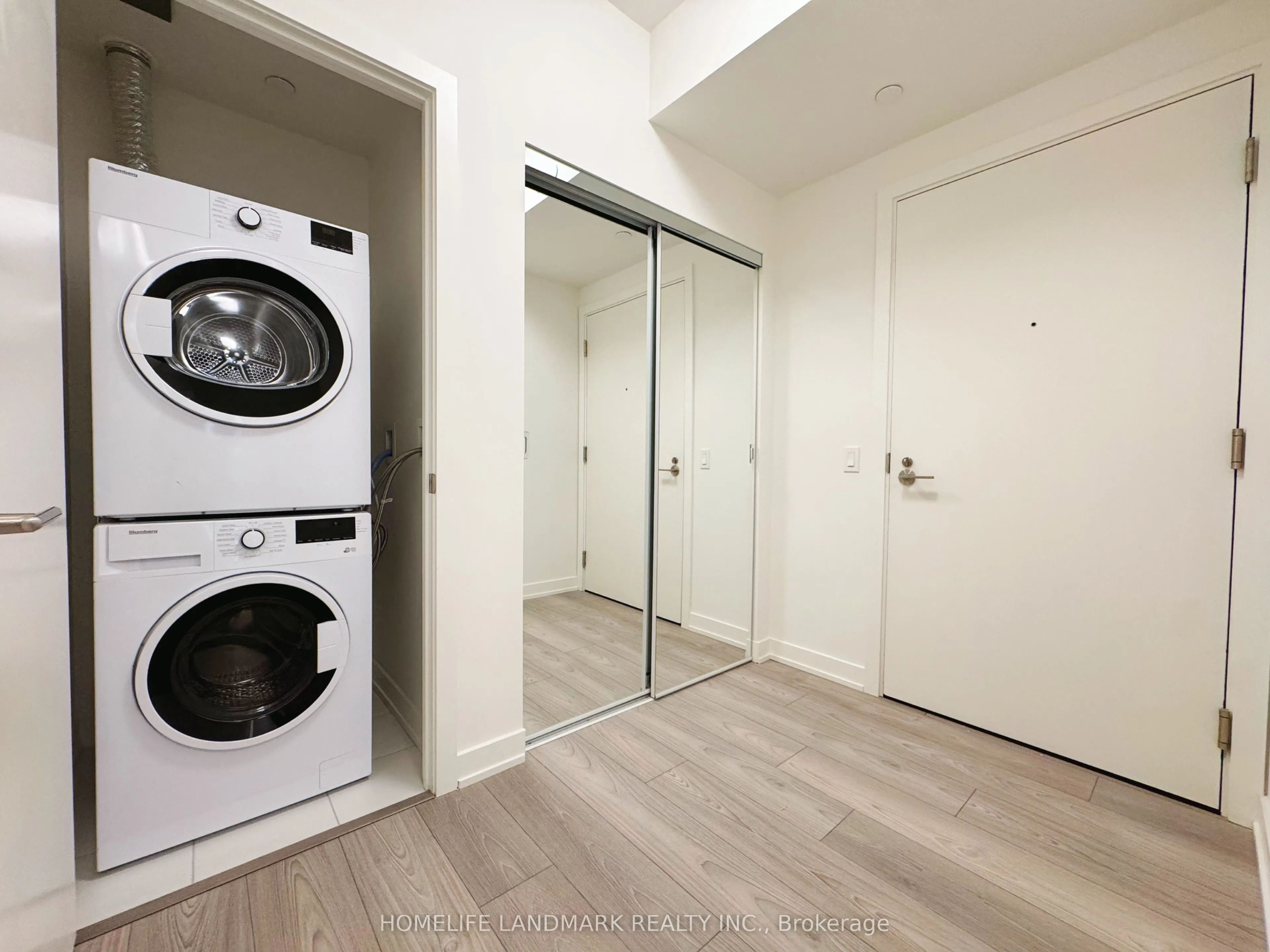 110 BROADWAY Avenue, #404 S