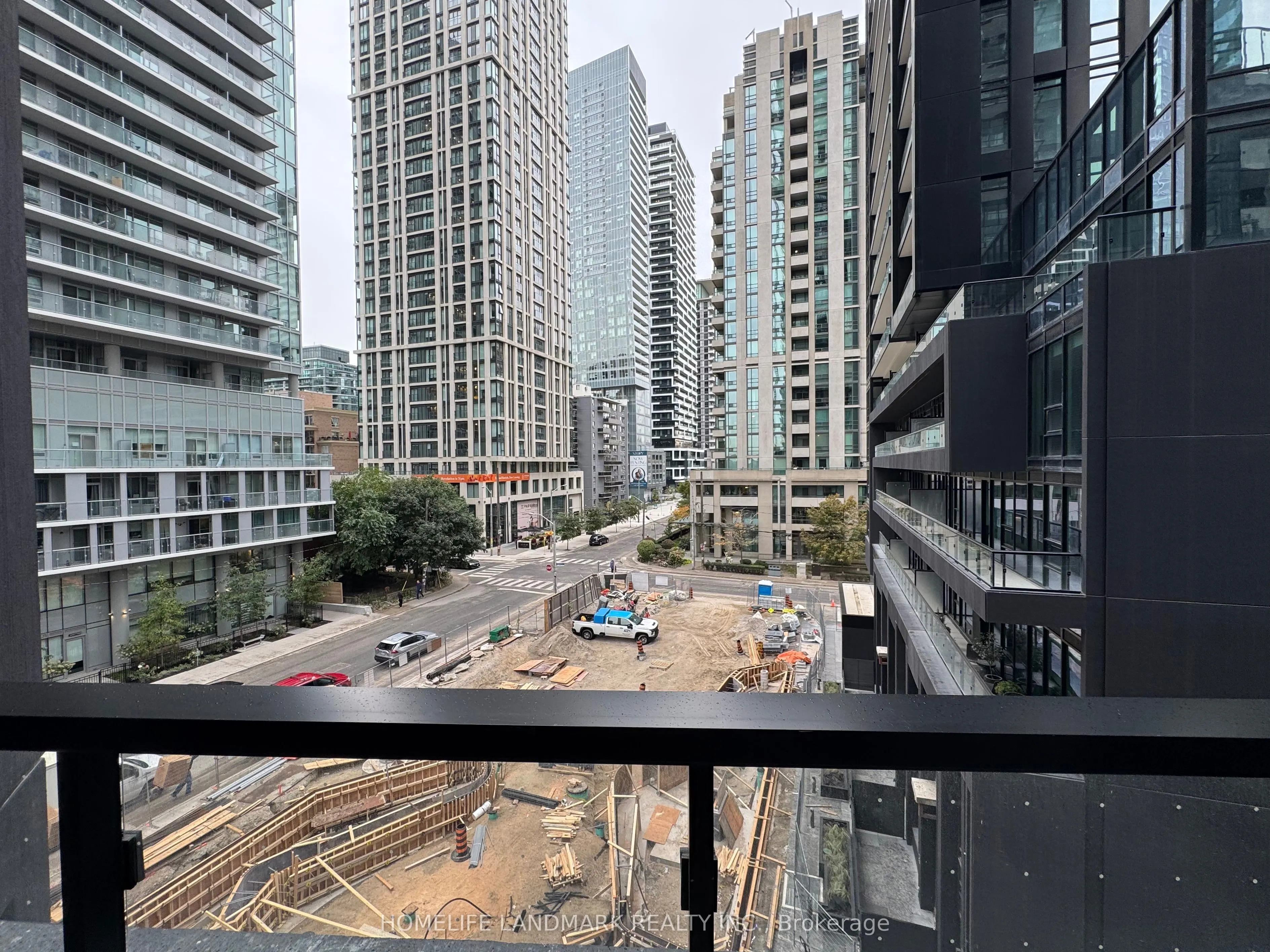 110 BROADWAY Avenue, #404 S