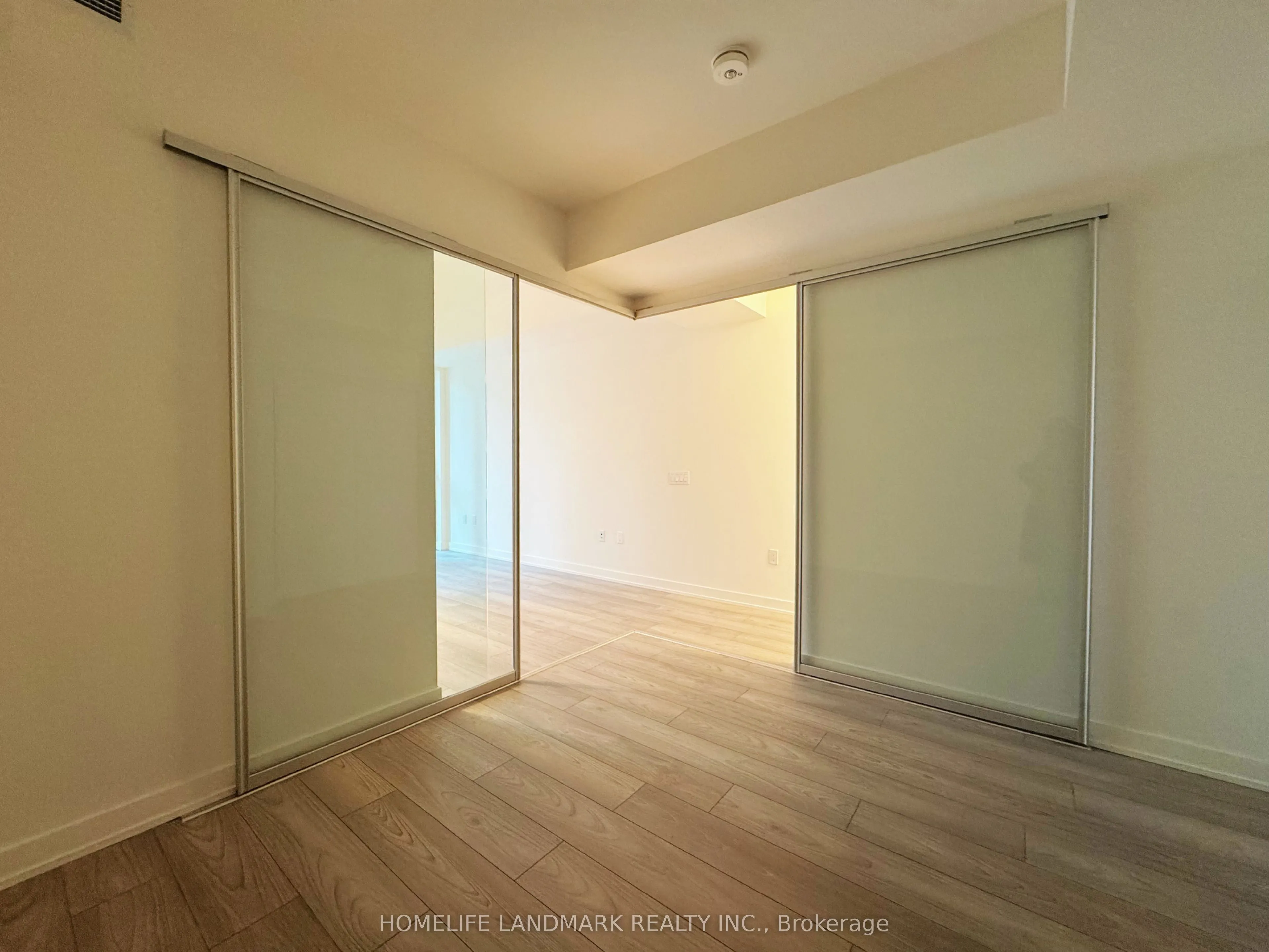 110 BROADWAY Avenue, #404 S