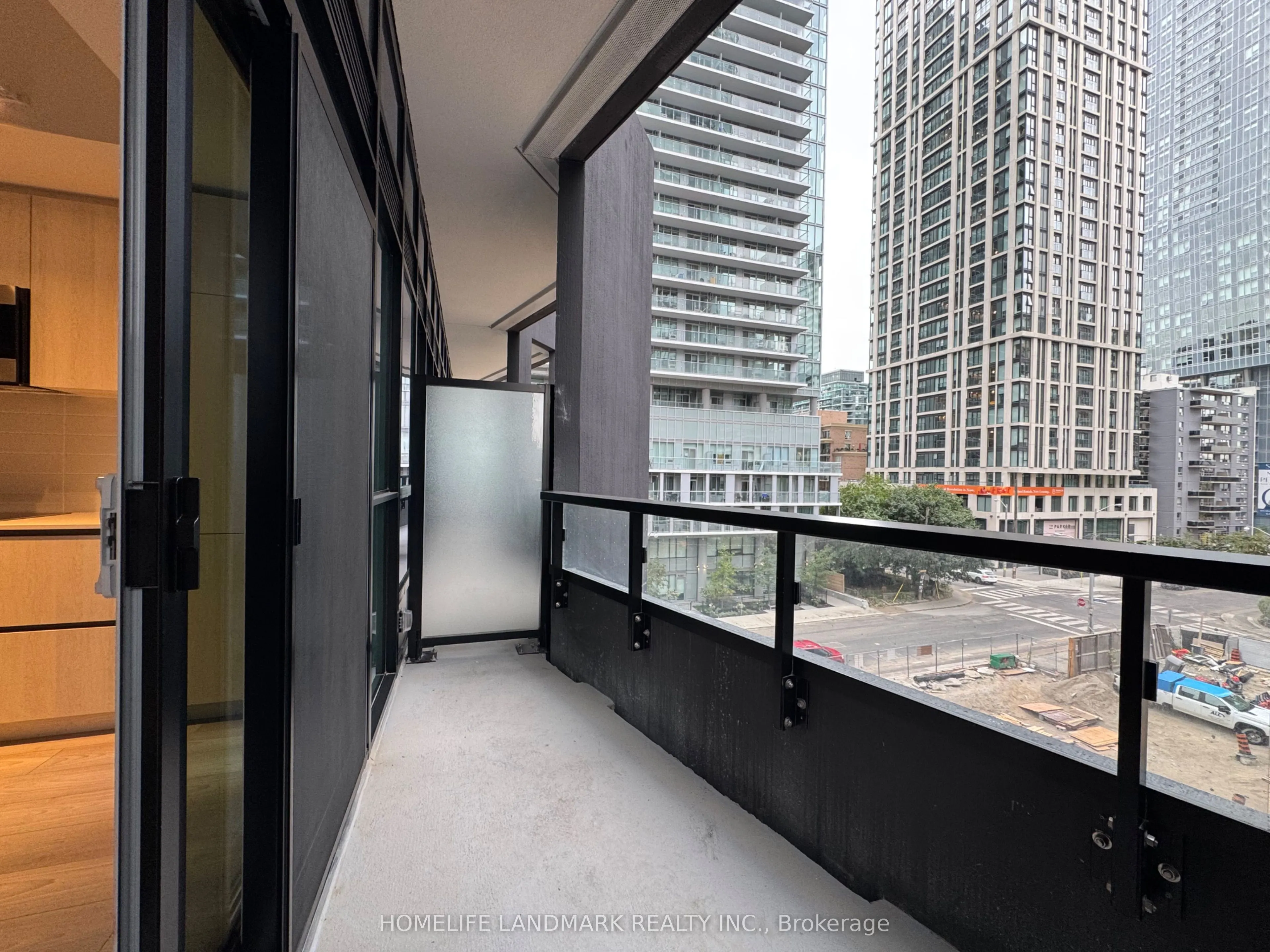 110 BROADWAY Avenue, #404 S