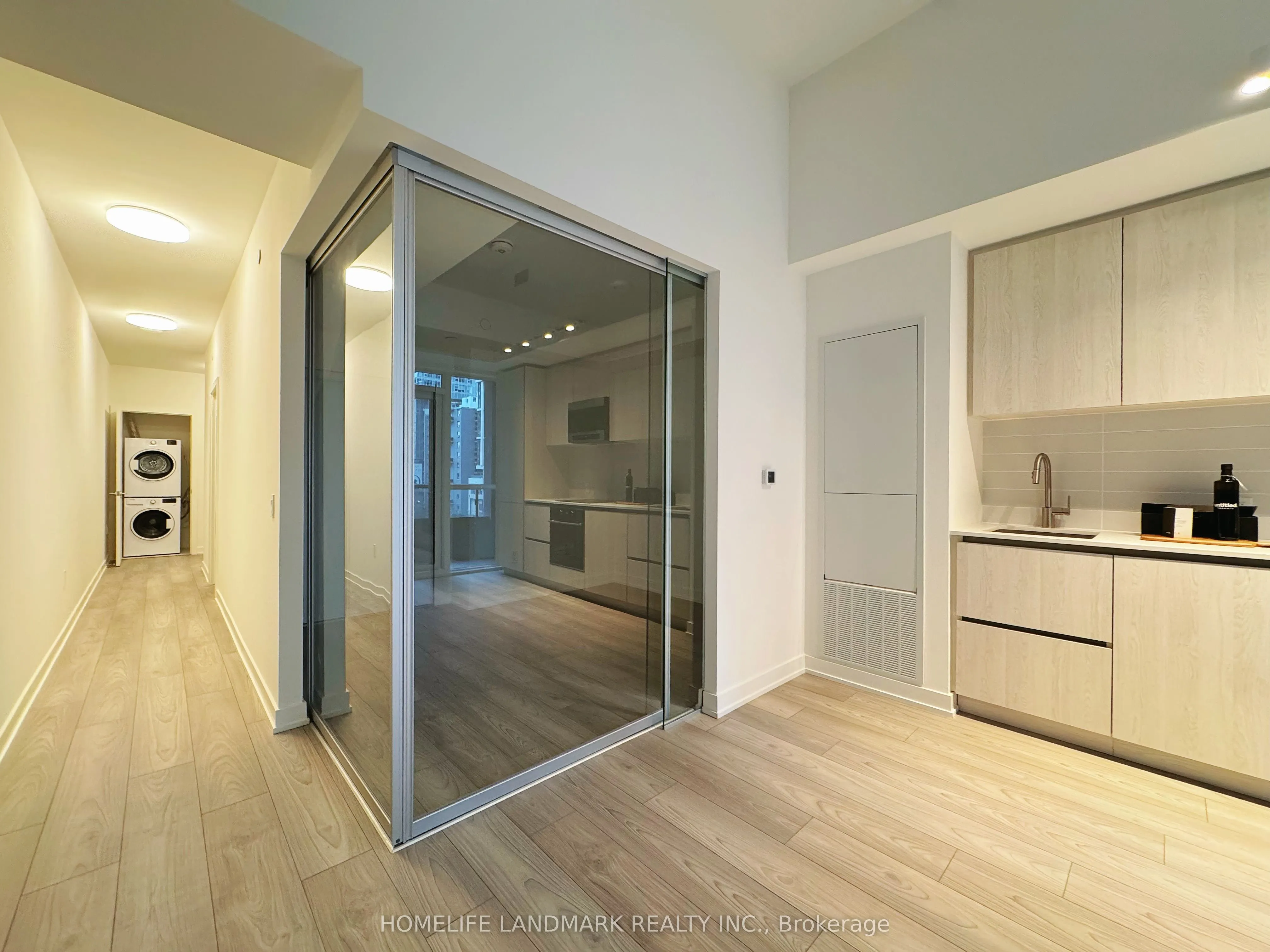 110 BROADWAY Avenue, #404 S