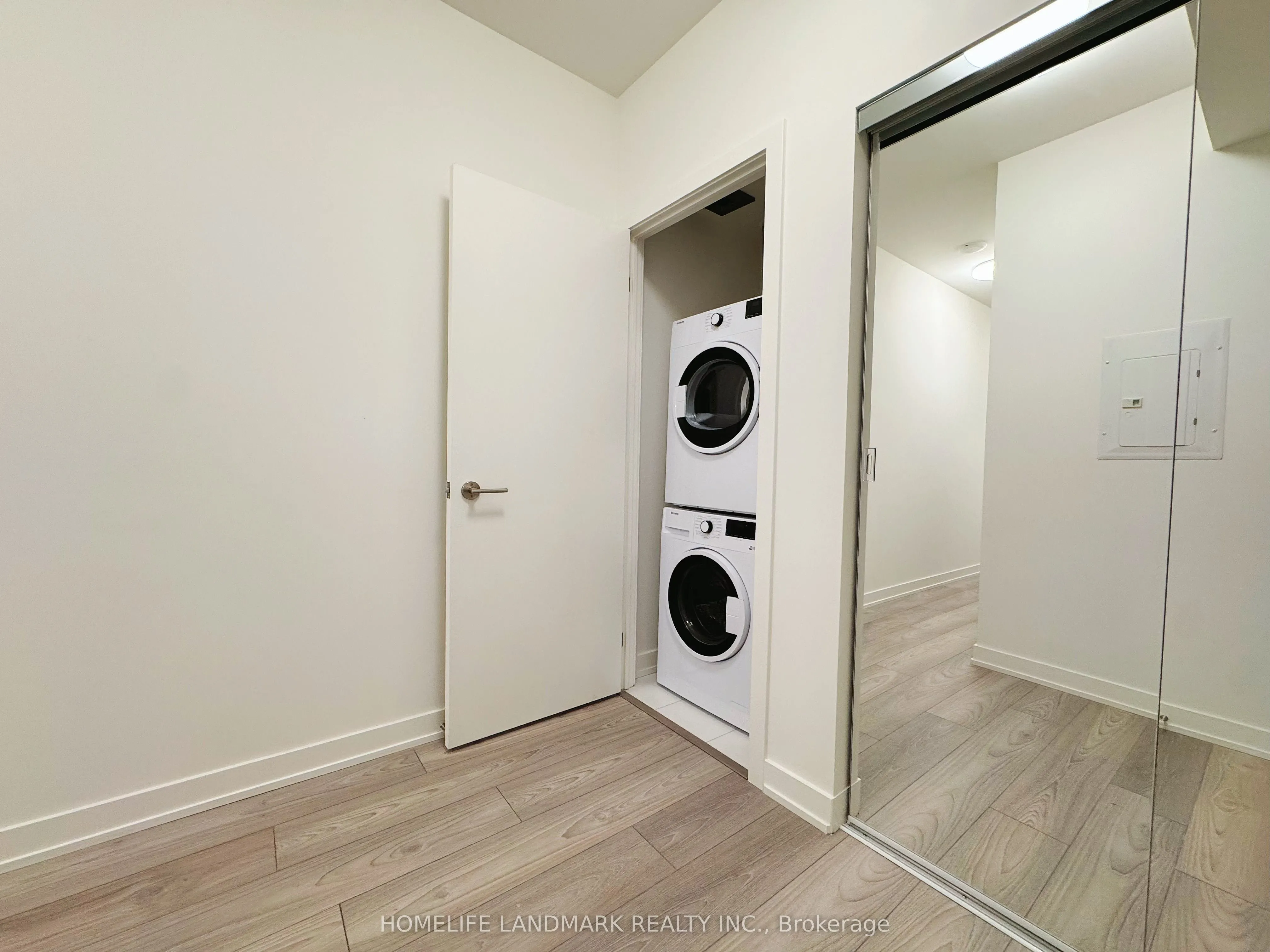 110 BROADWAY Avenue, #404 S