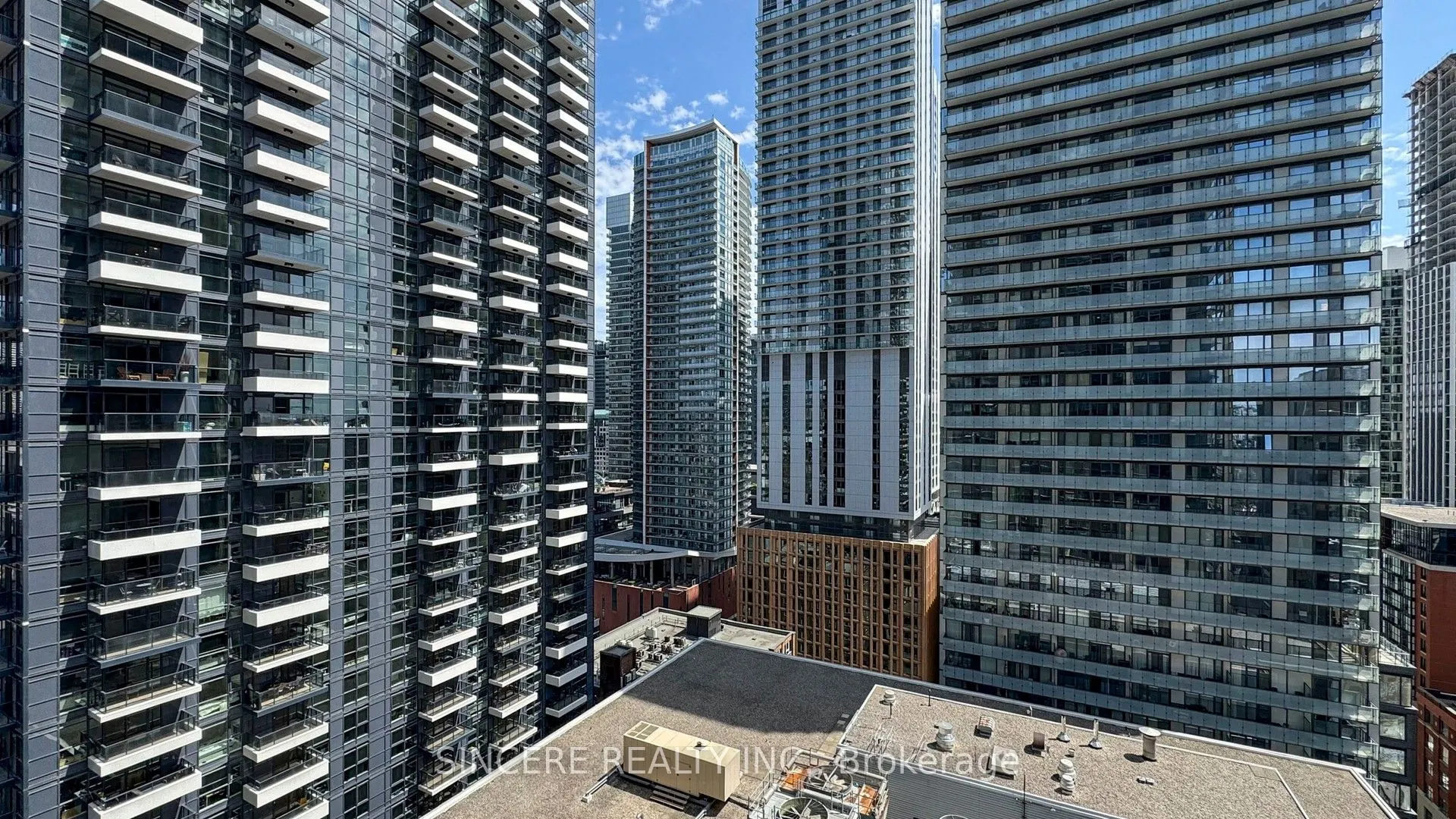 125 Peter Street, #1811