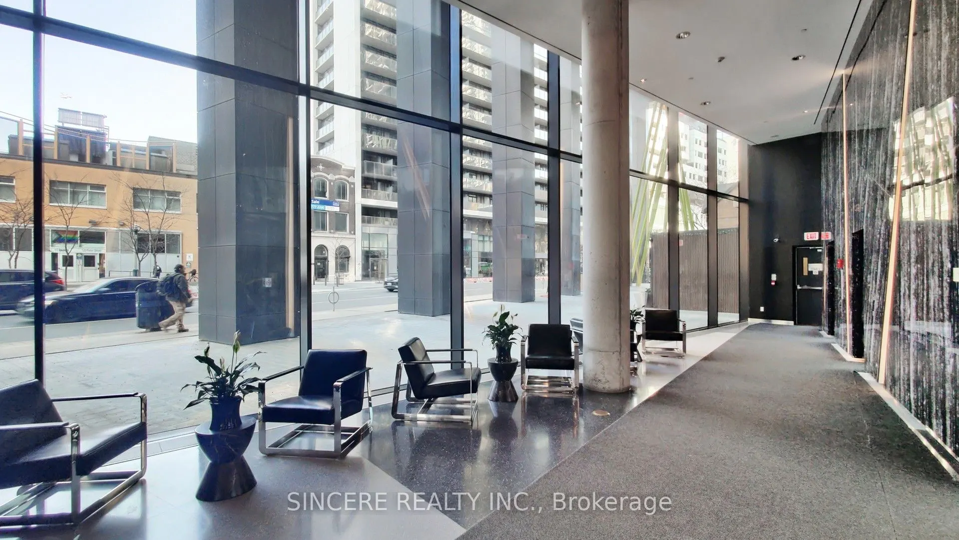125 Peter Street, #1811