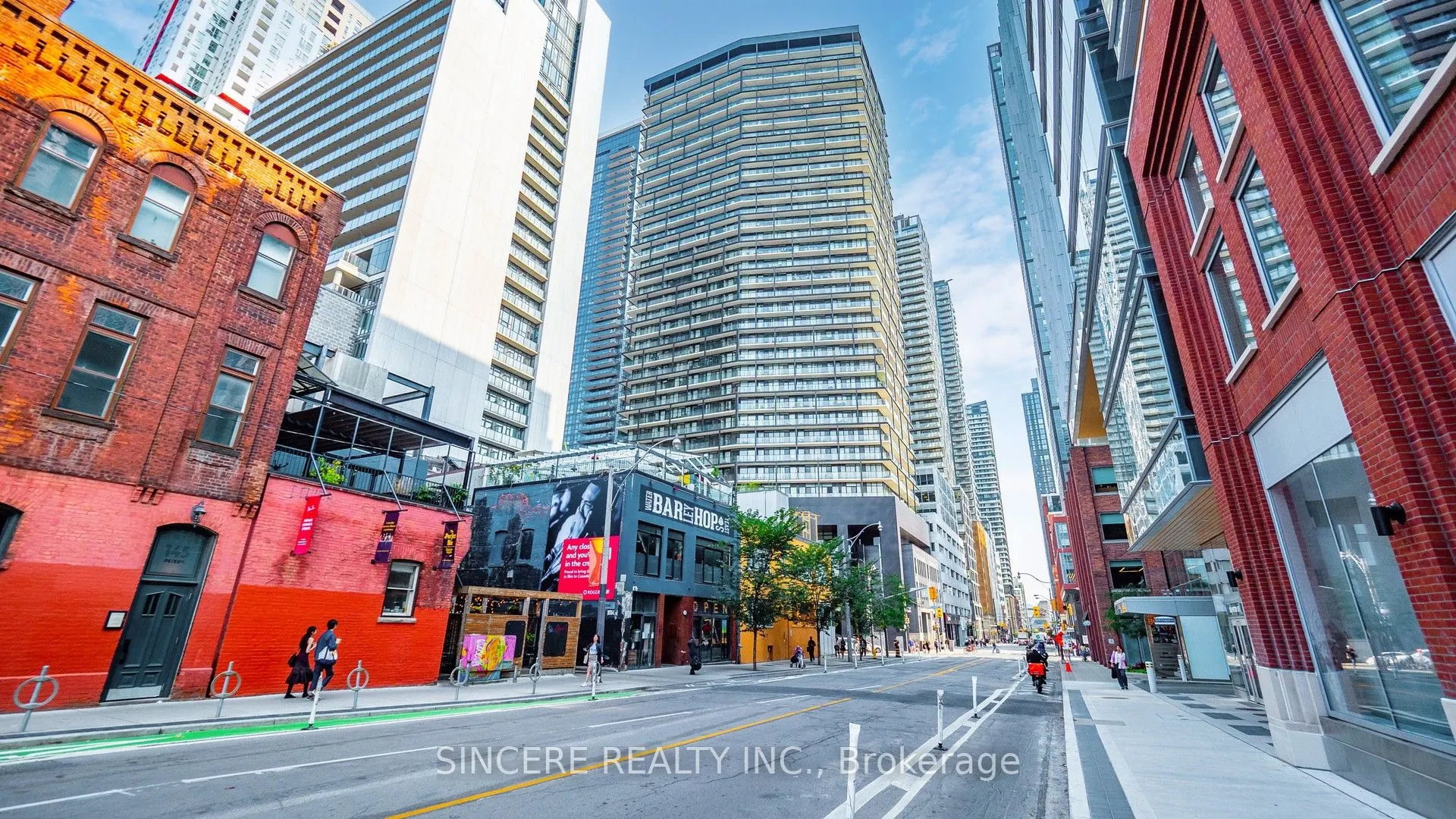 125 Peter Street, #1811
