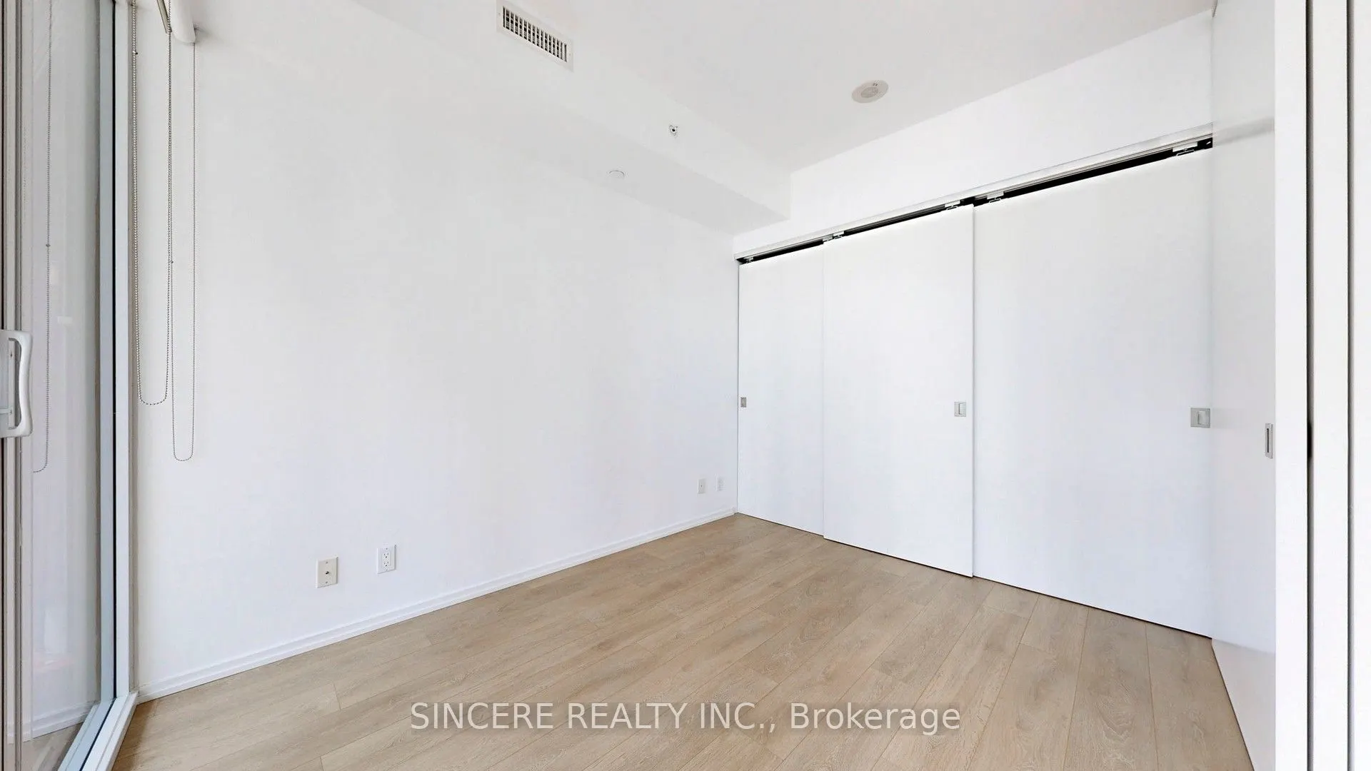 125 Peter Street, #1811