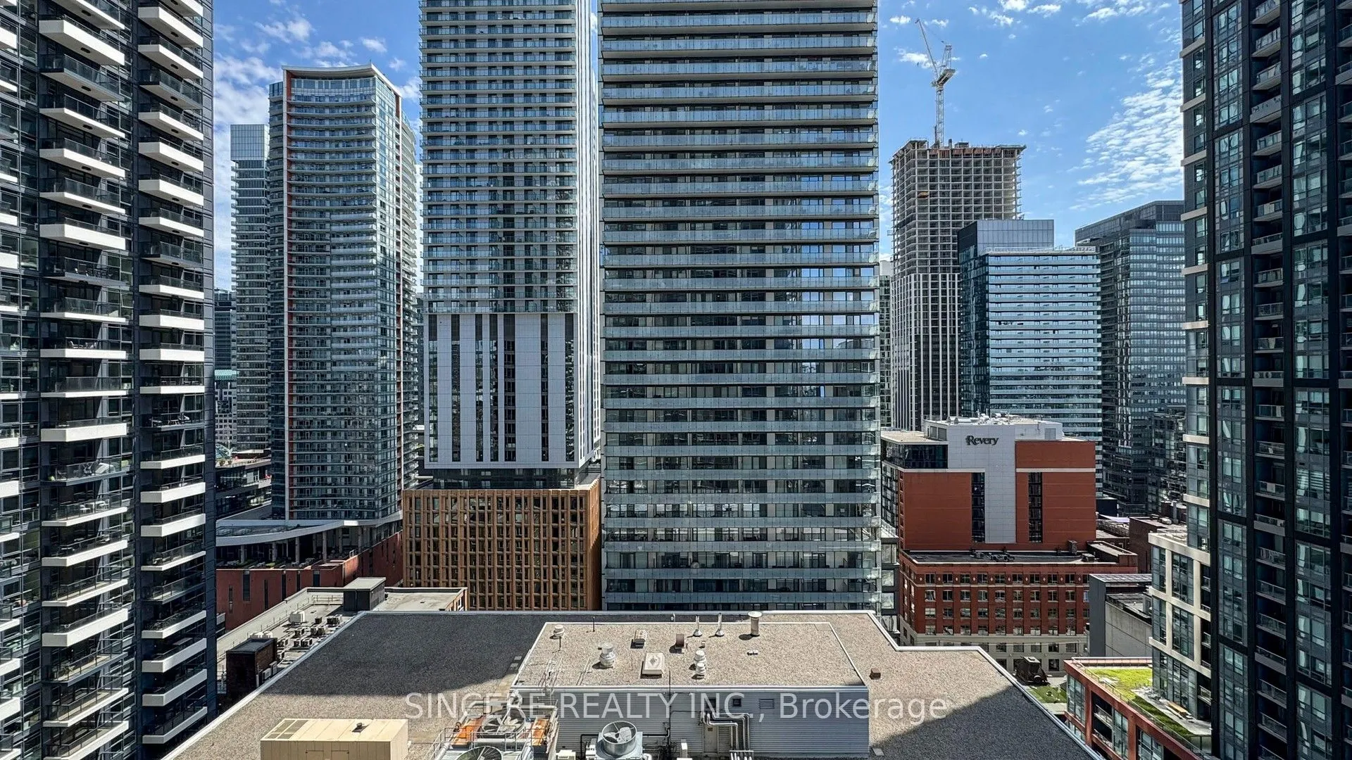 125 Peter Street, #1811
