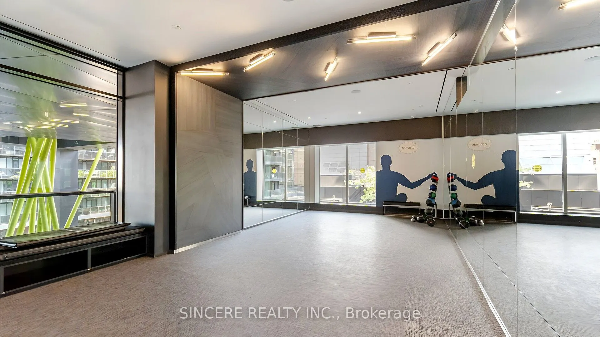 125 Peter Street, #1811