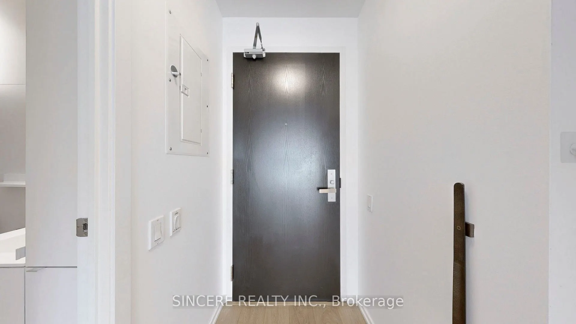 125 Peter Street, #1811