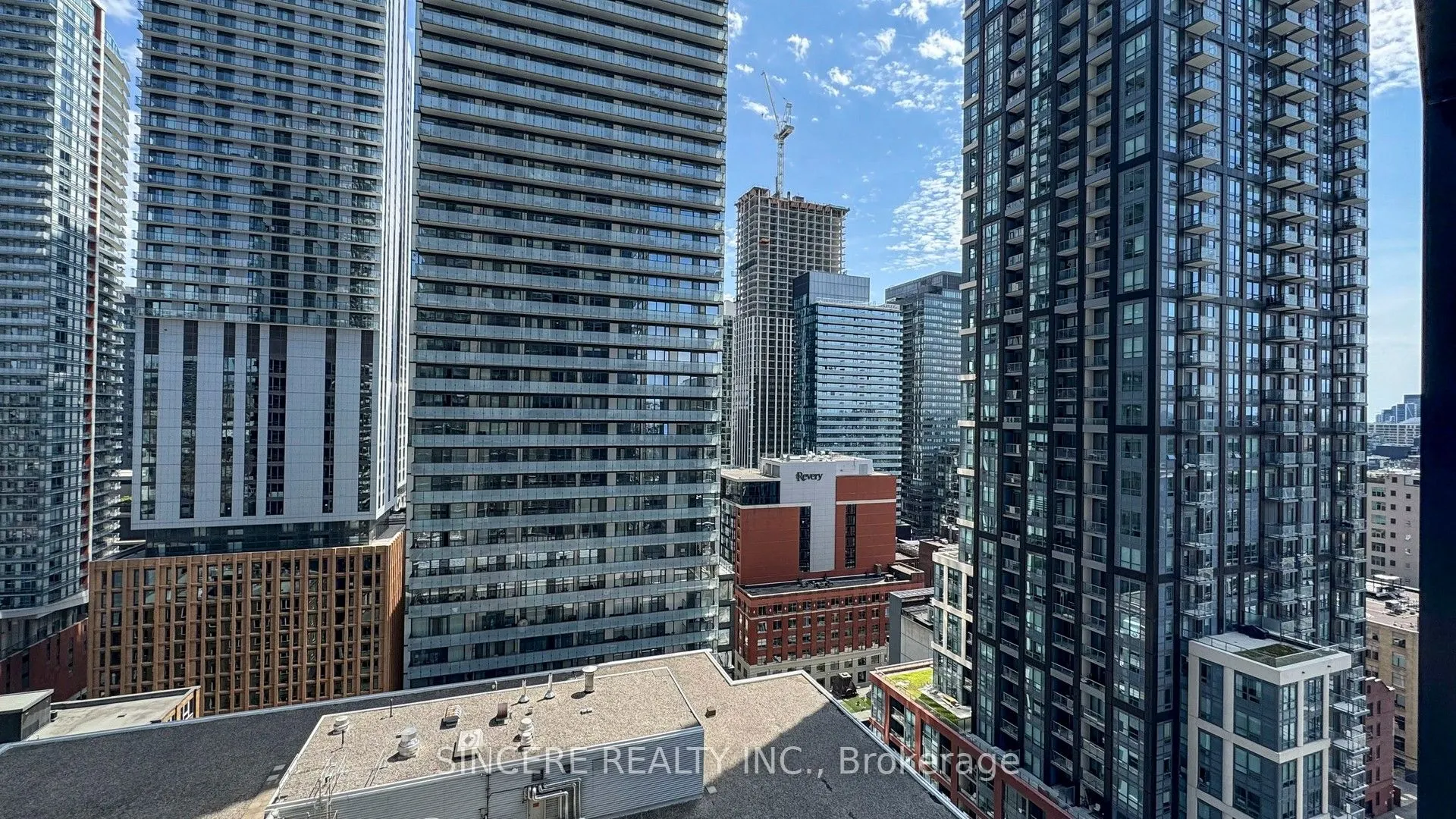 125 Peter Street, #1811