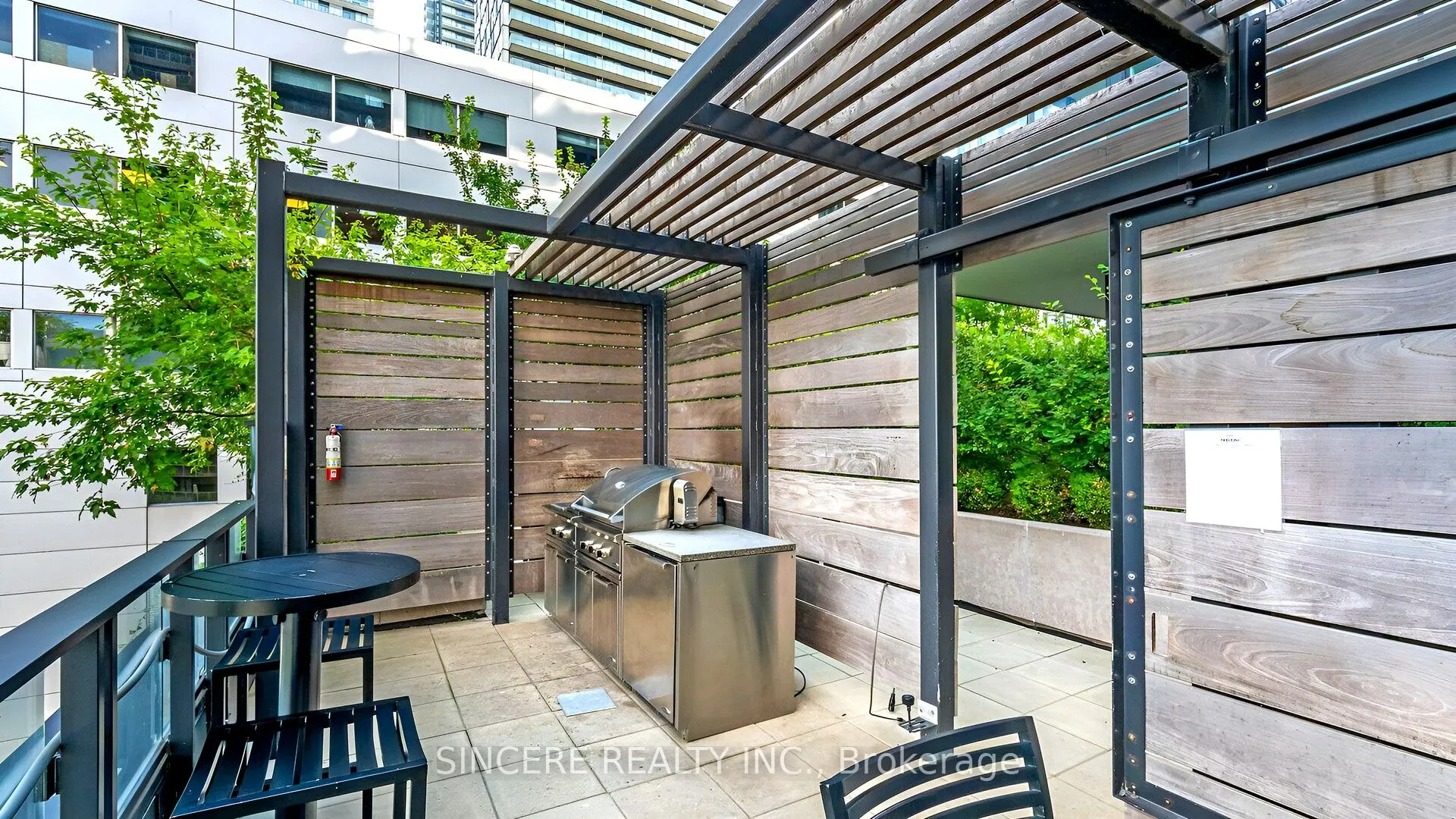 125 Peter Street, #1811