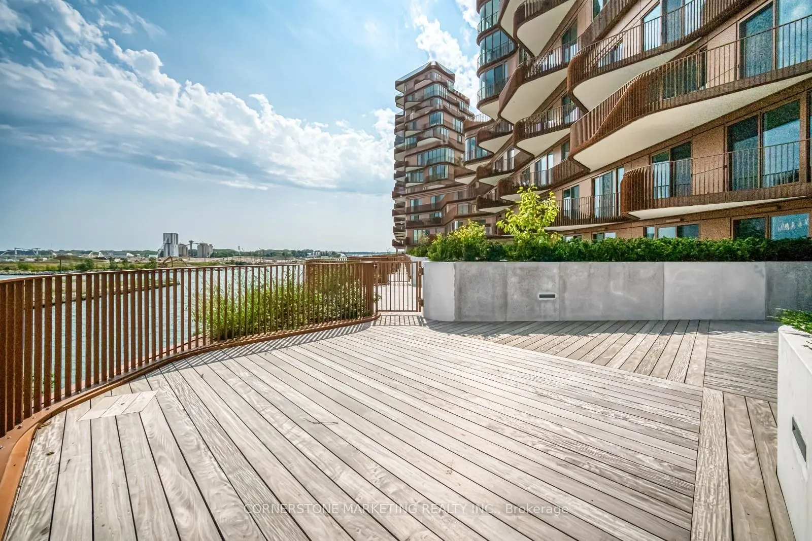 155 Merchants' Wharf, #332