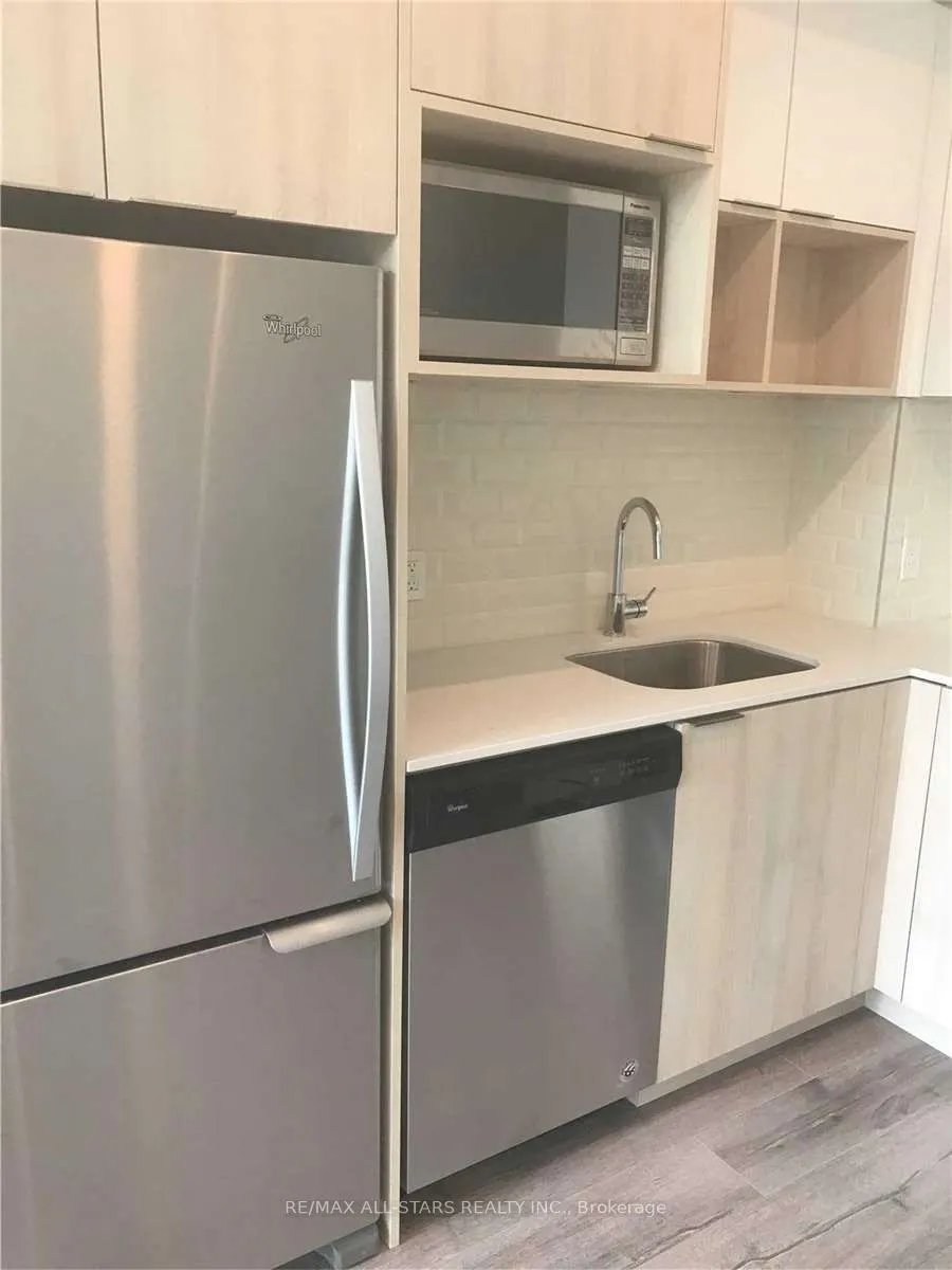 52 Forest Manor Road E, #116