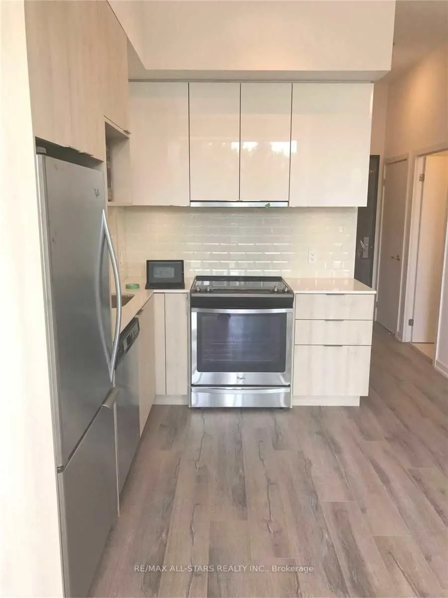 52 Forest Manor Road E, #116