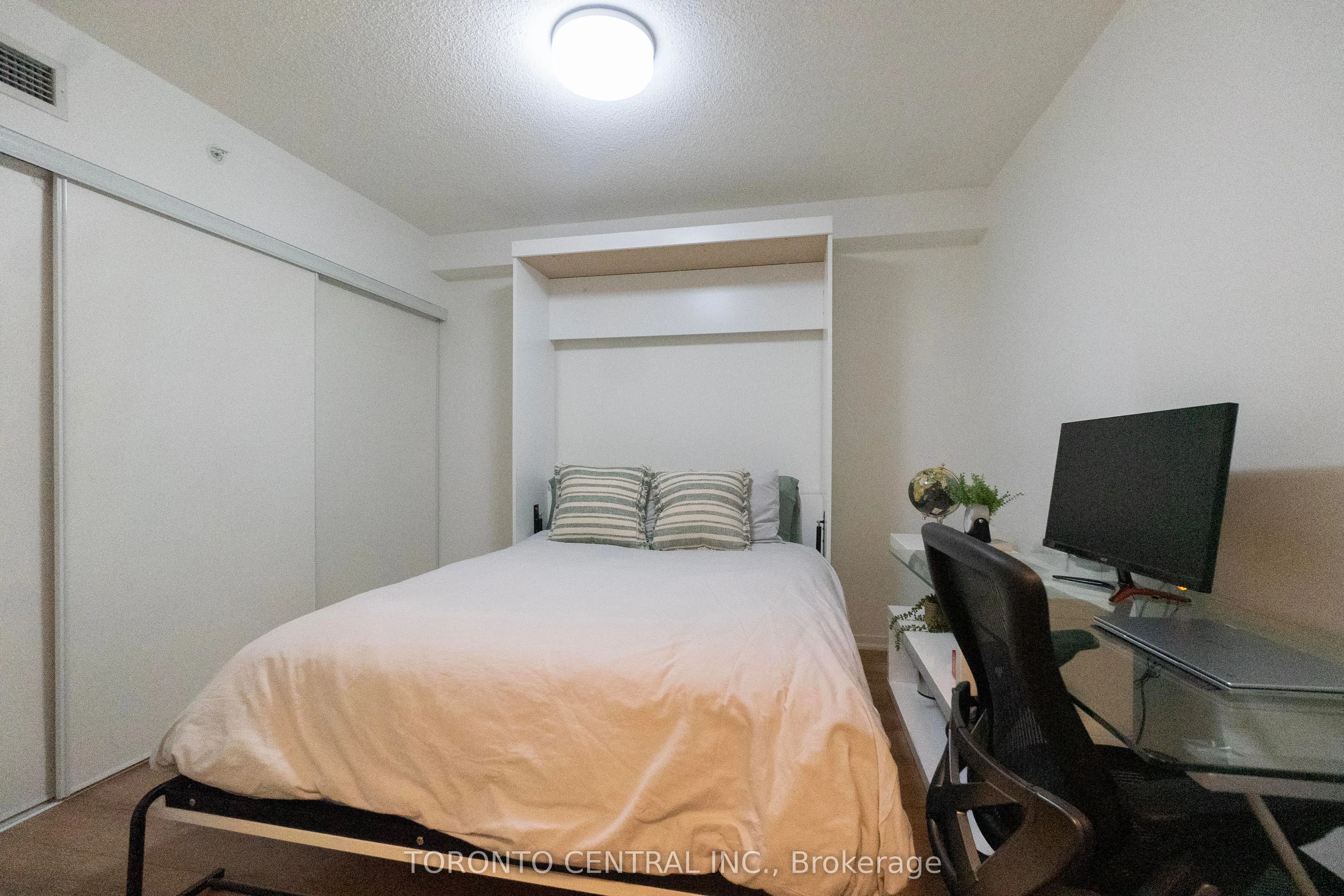68 Abell Street, #522