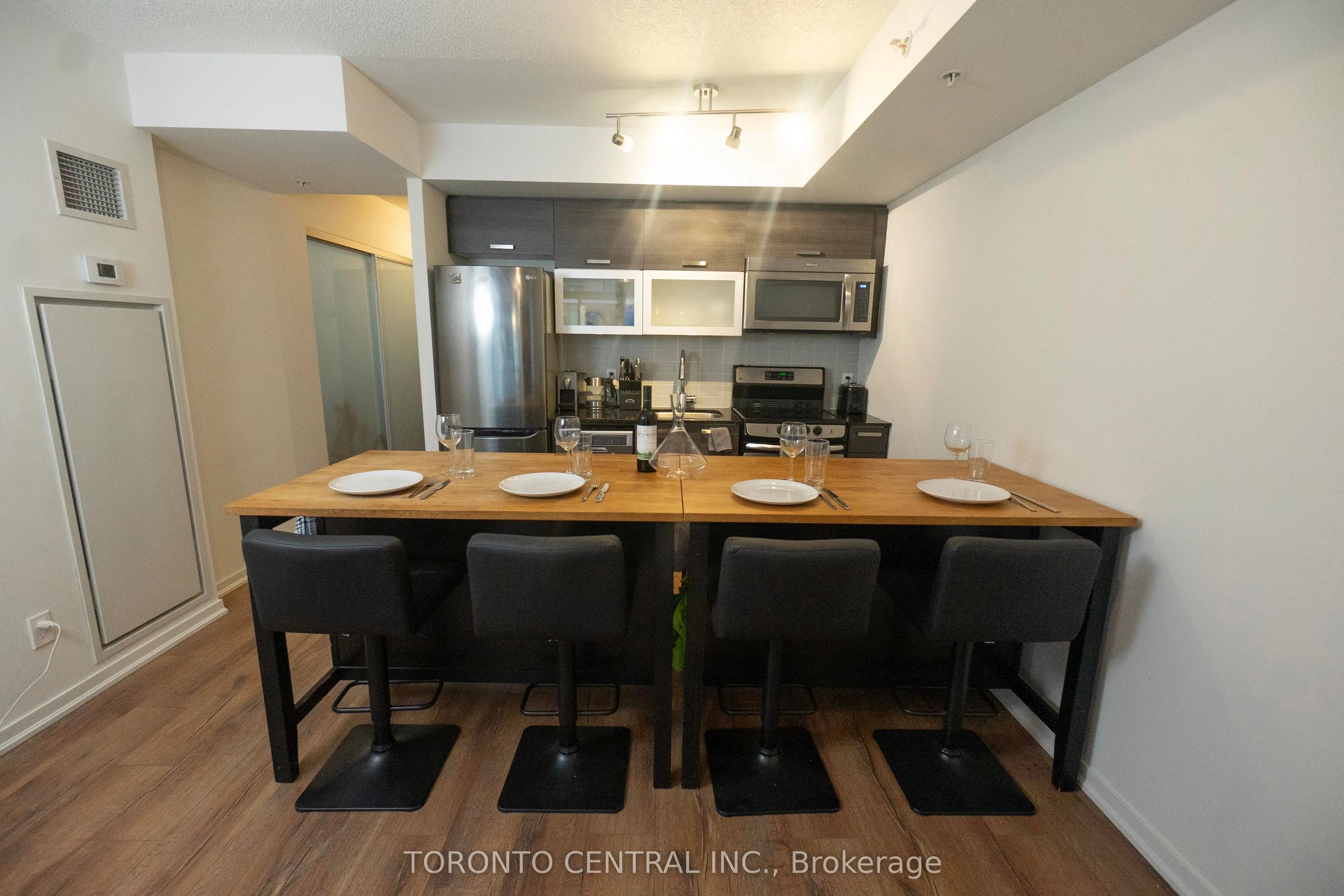 68 Abell Street, #522