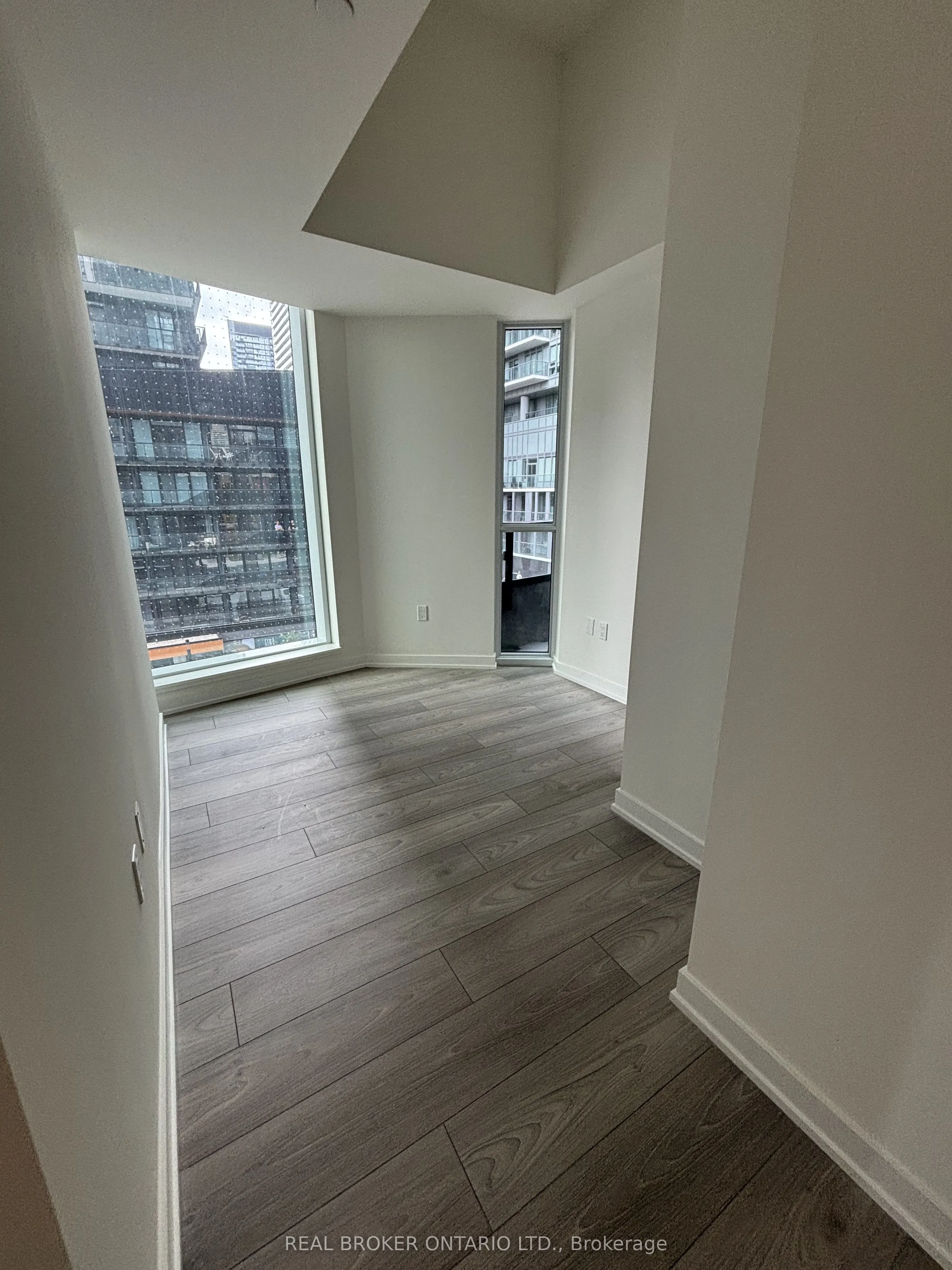 110 Broadway Avenue, #420s