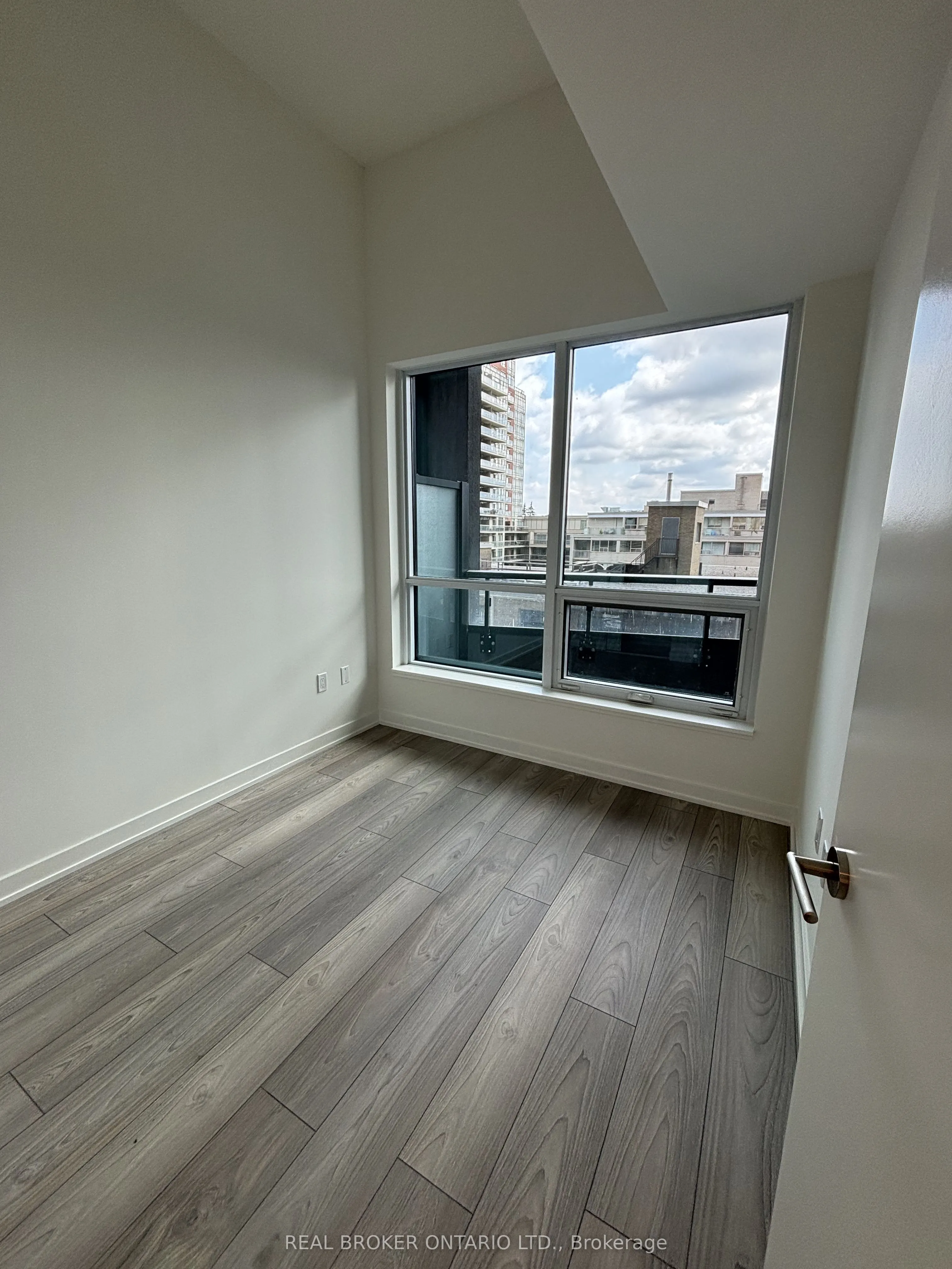 110 Broadway Avenue, #420s