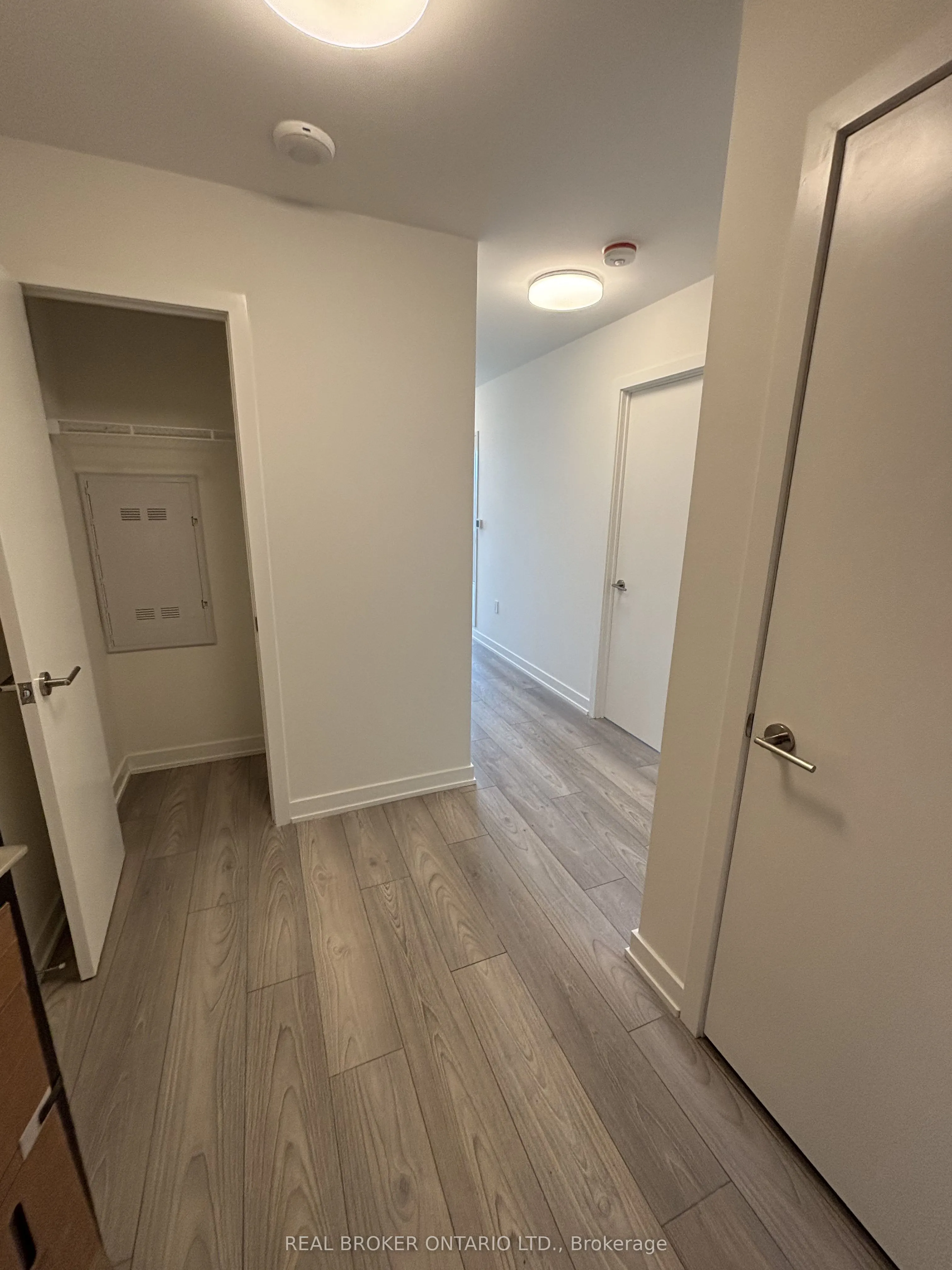 110 Broadway Avenue, #420s