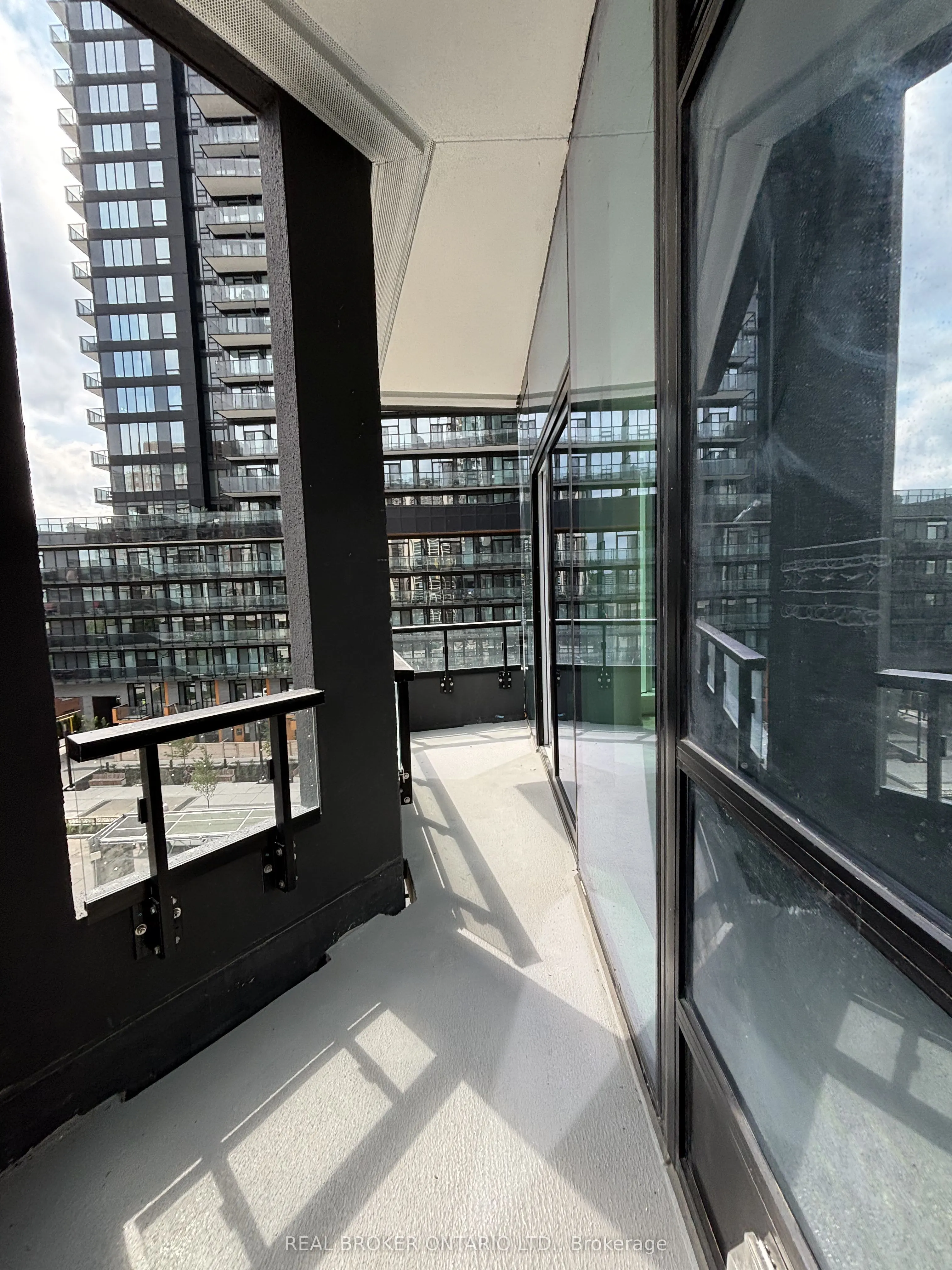 110 Broadway Avenue, #420s