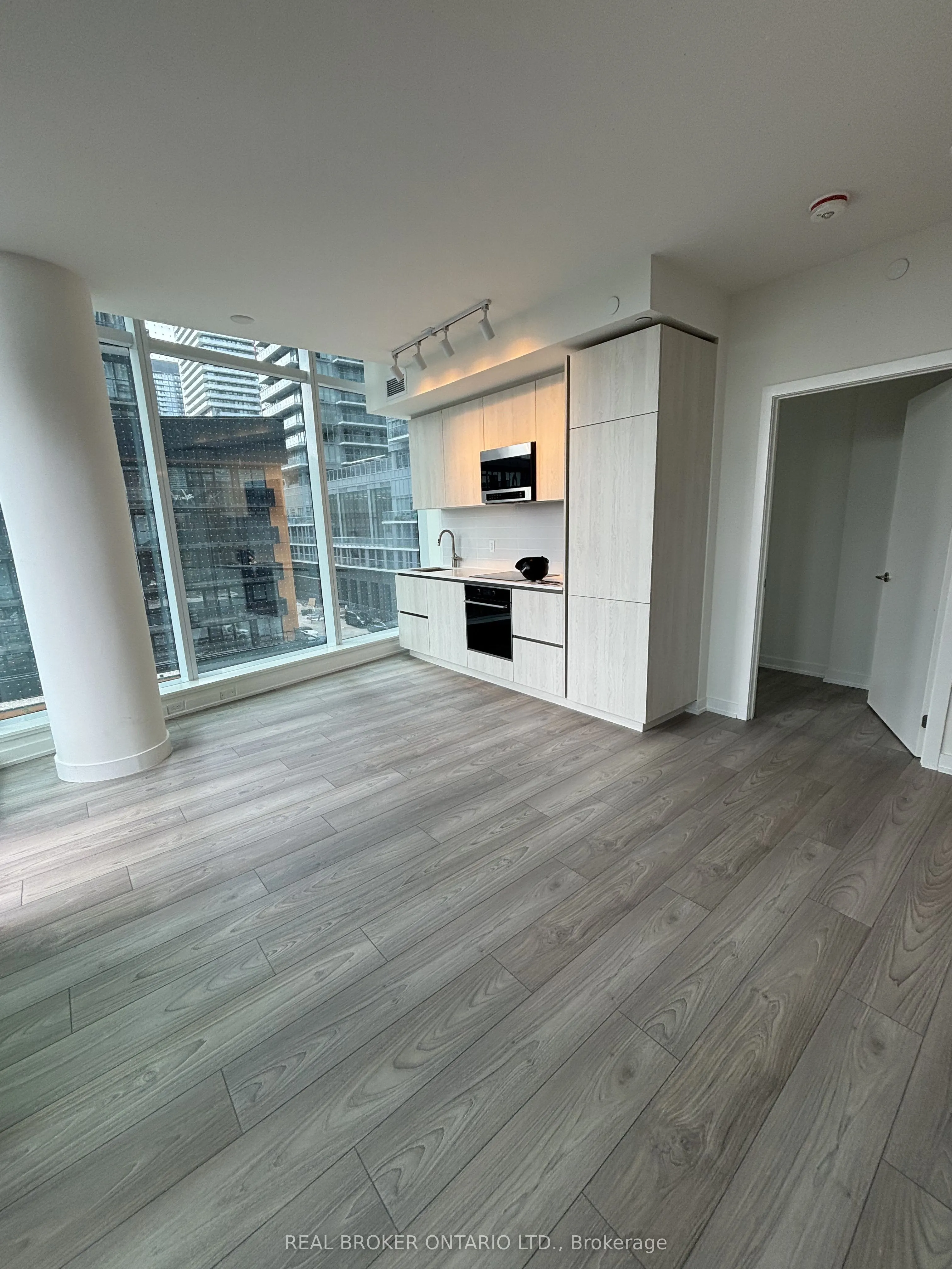 110 Broadway Avenue, #420s