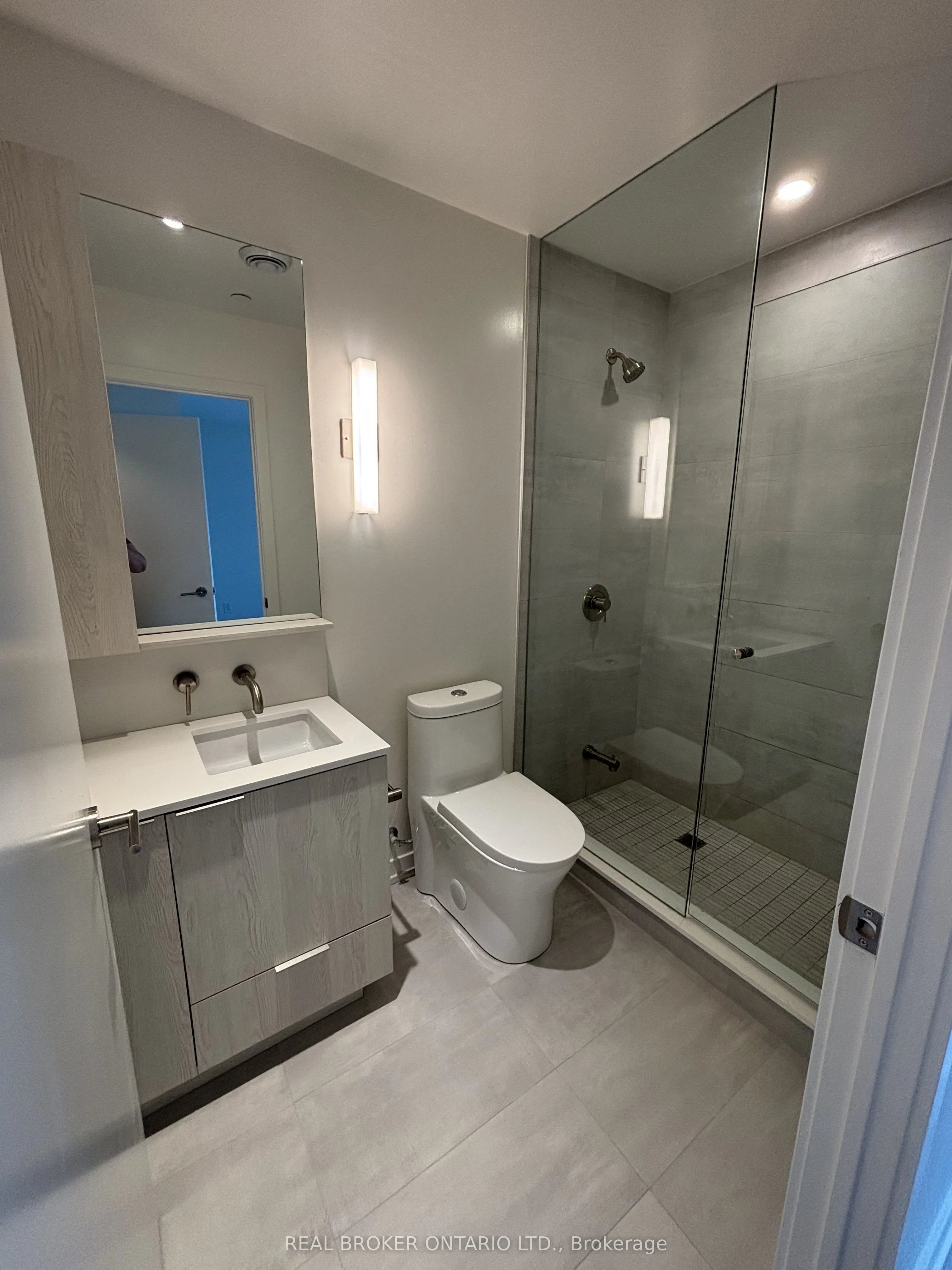 110 Broadway Avenue, #420s