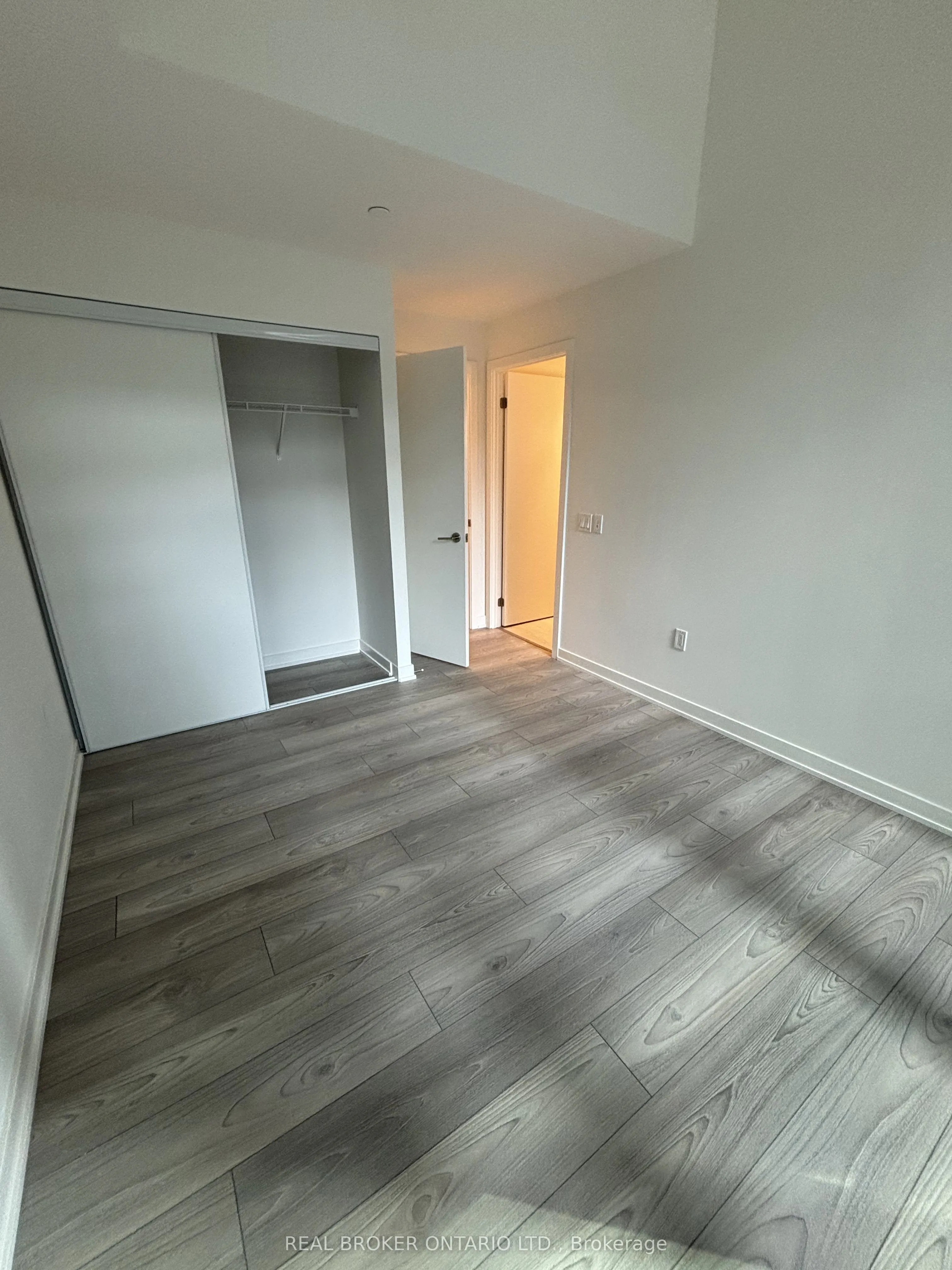 110 Broadway Avenue, #420s