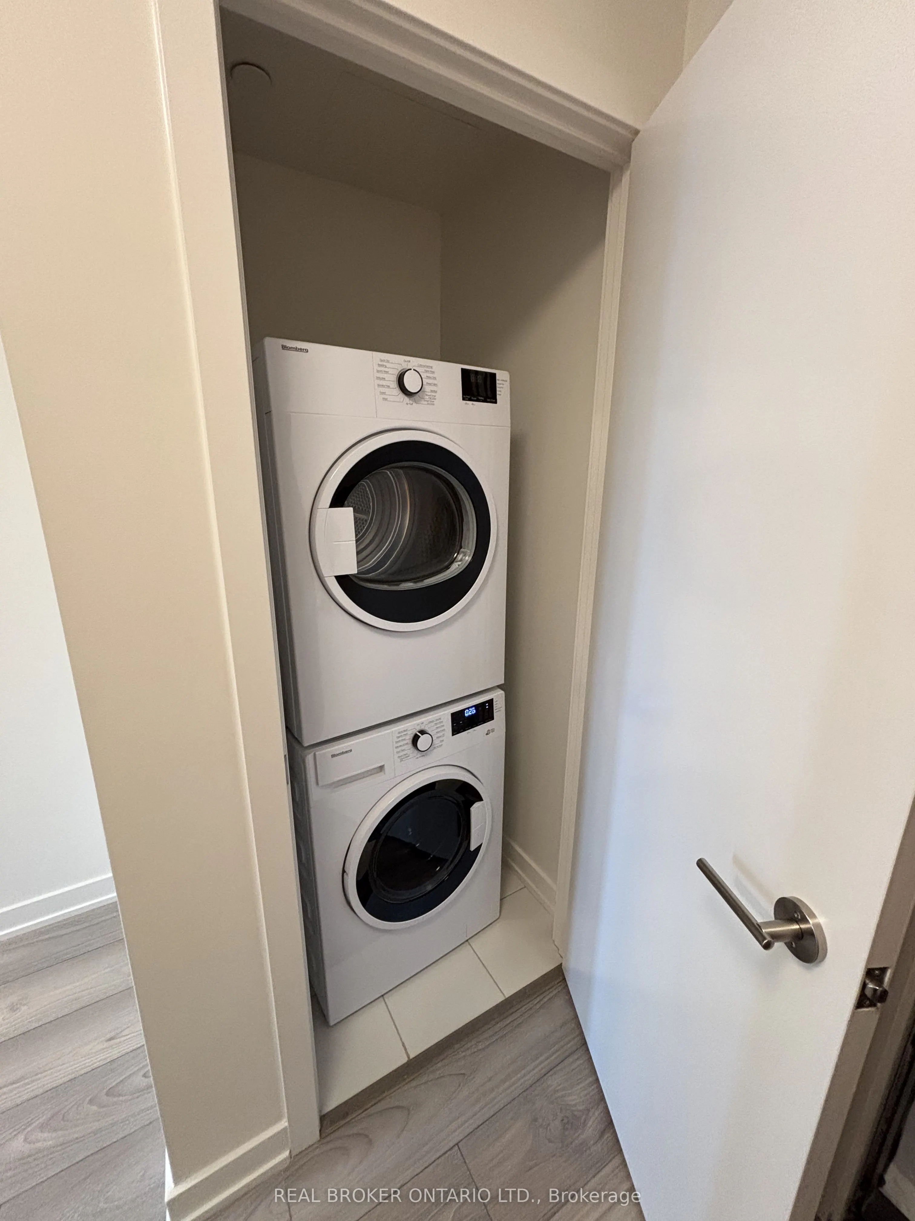 110 Broadway Avenue, #420s