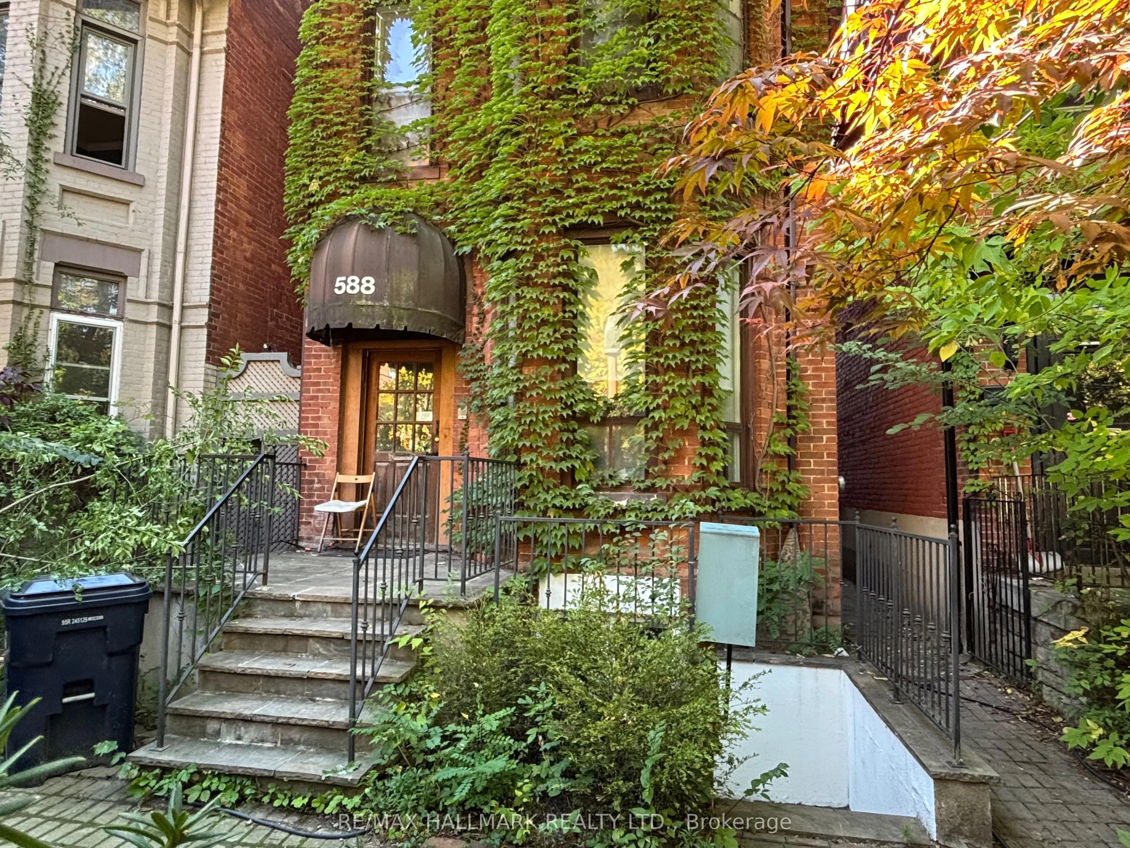 588 Spadina Avenue, #Bsmt