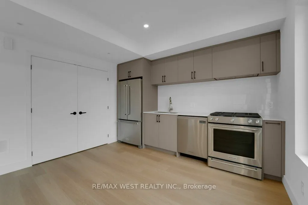 661 Winona Drive, #B