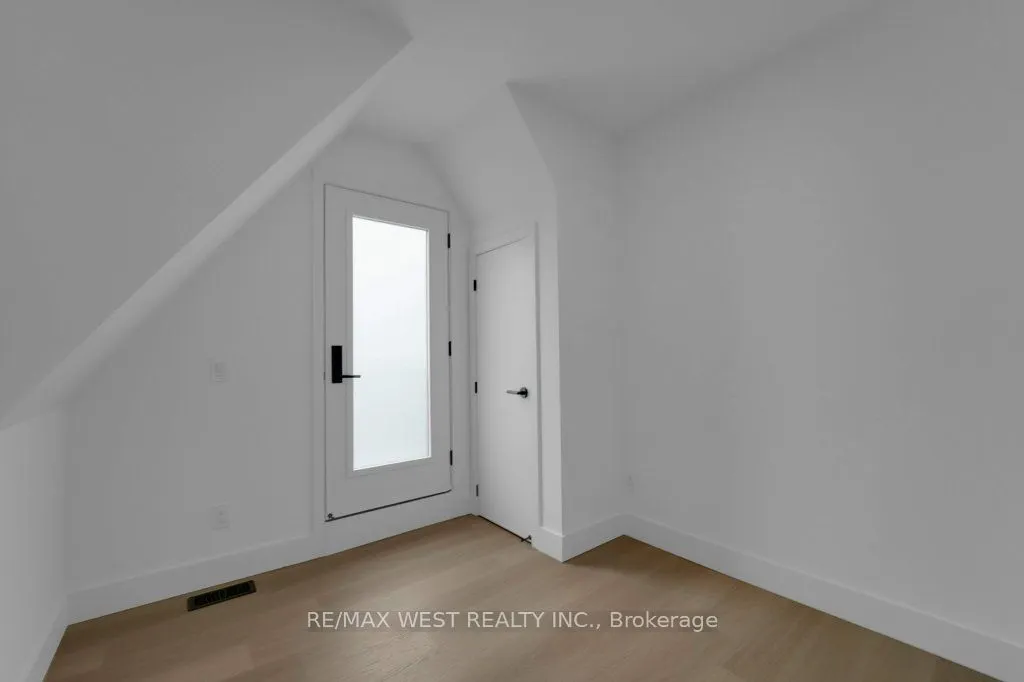 661 Winona Drive, #B
