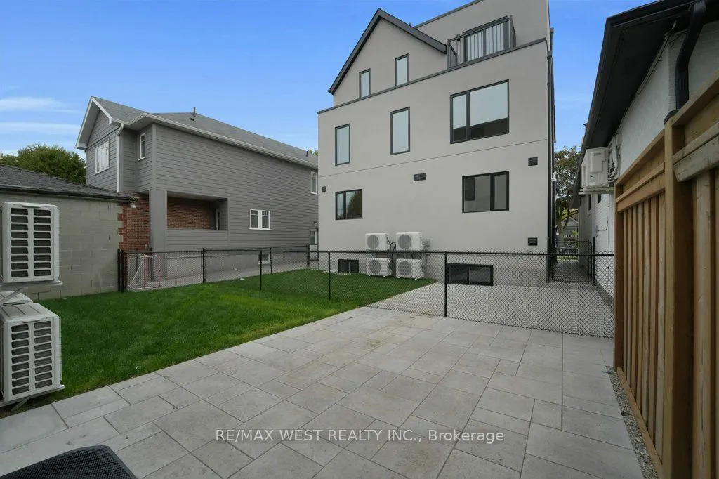 661 Winona Drive, #A