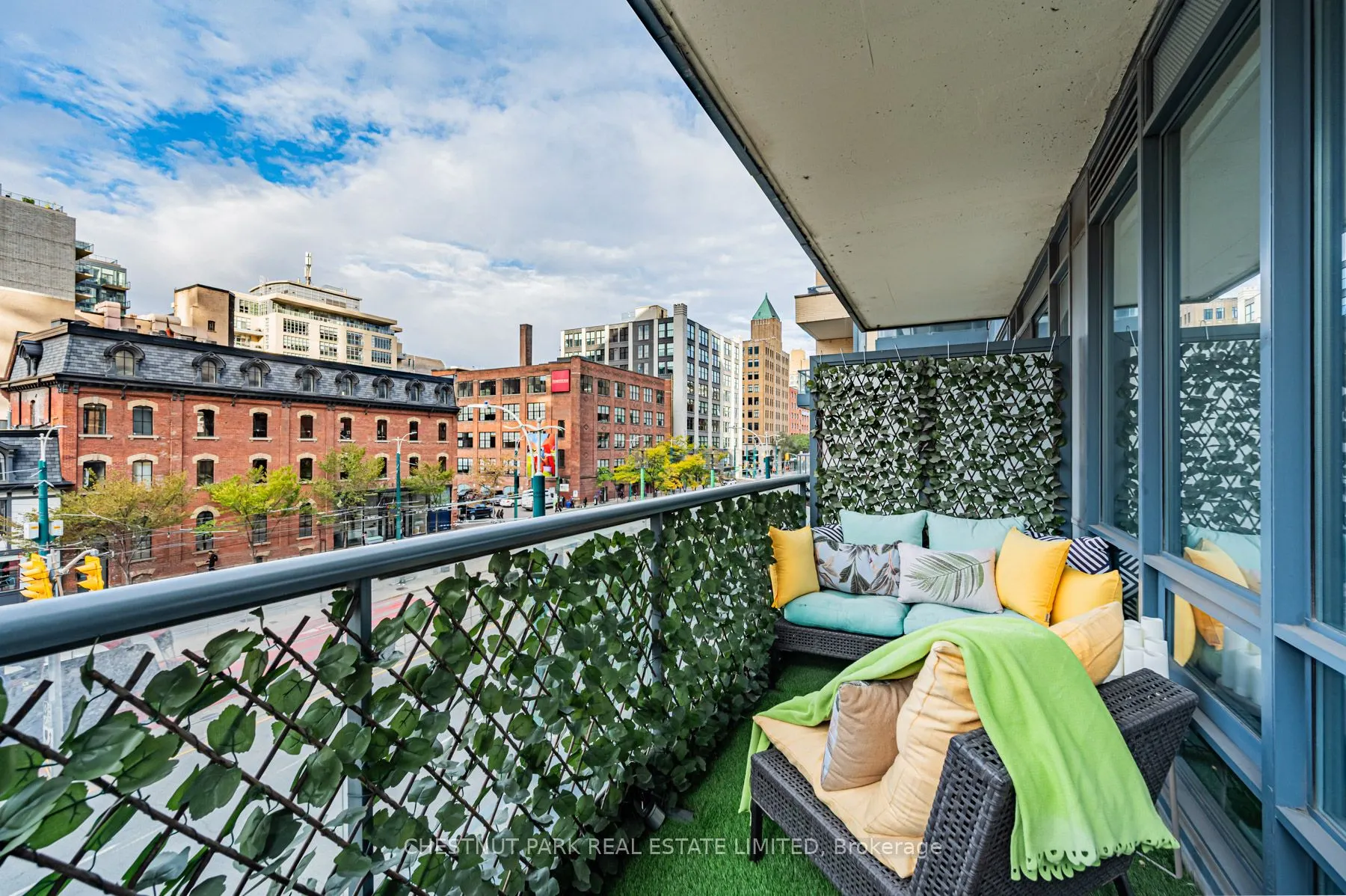 438 King Street W, #308